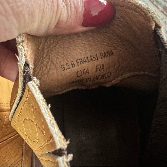 Frye EUC FRYE Campus Banana Tan Leather Chelsea Boots With Box Size US 9.5 / IT 39.5 - 8 Thumbnail
