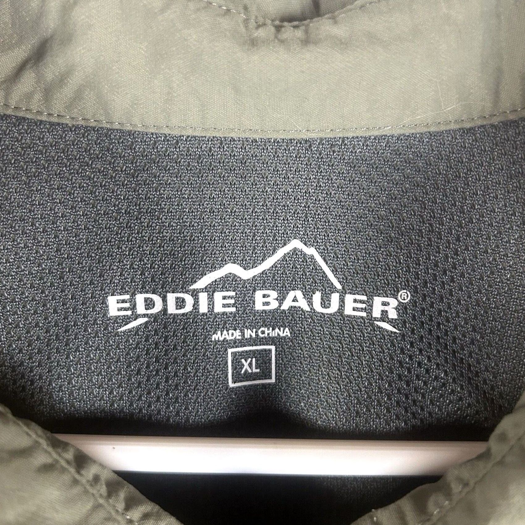 Eddie Bauer Eddie Bauer Button-Up Shirt Mens XL Green Long Sleeve Casual Pockets Camp Heritage Travex Modern Regular Fit Size US XL / EU 56 / 4 - 3 Thumbnail
