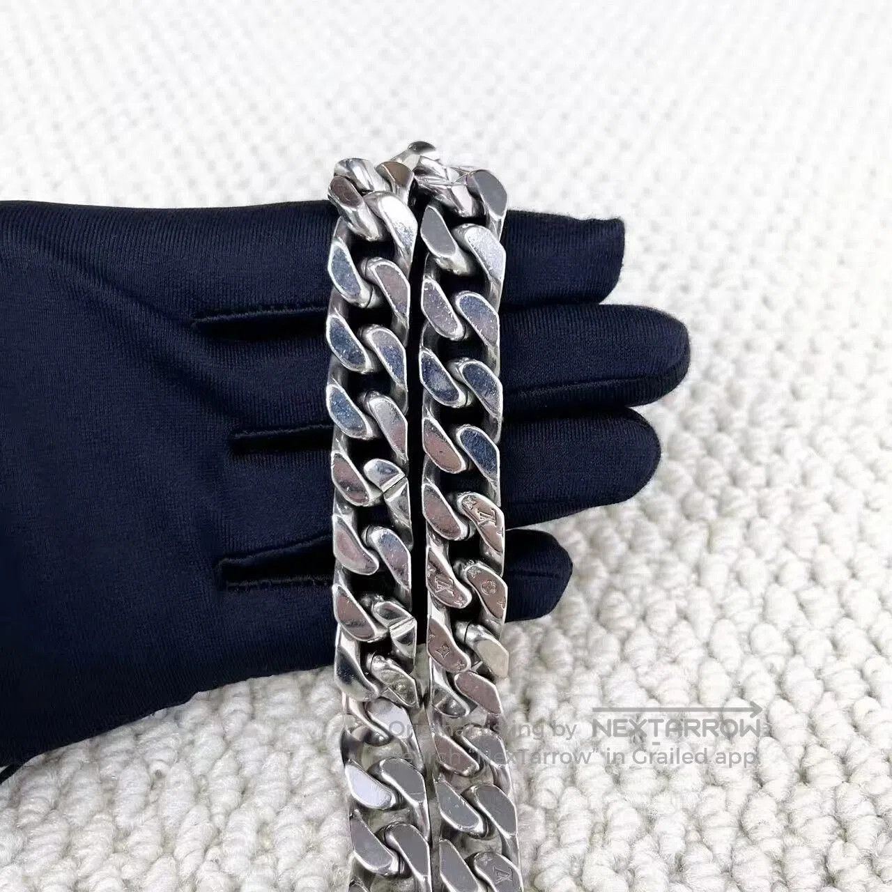 Louis Vuitton louis vuitton silver monogram chain necklace. Size ONE SIZE - 6 Thumbnail