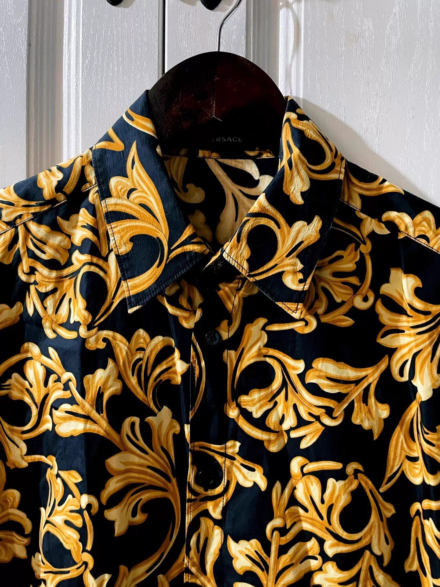 Versace Versace Limited Runway Black Gold Baroque Vine LS Shirt S Size US XS / EU 42 / 0 - 3 Thumbnail