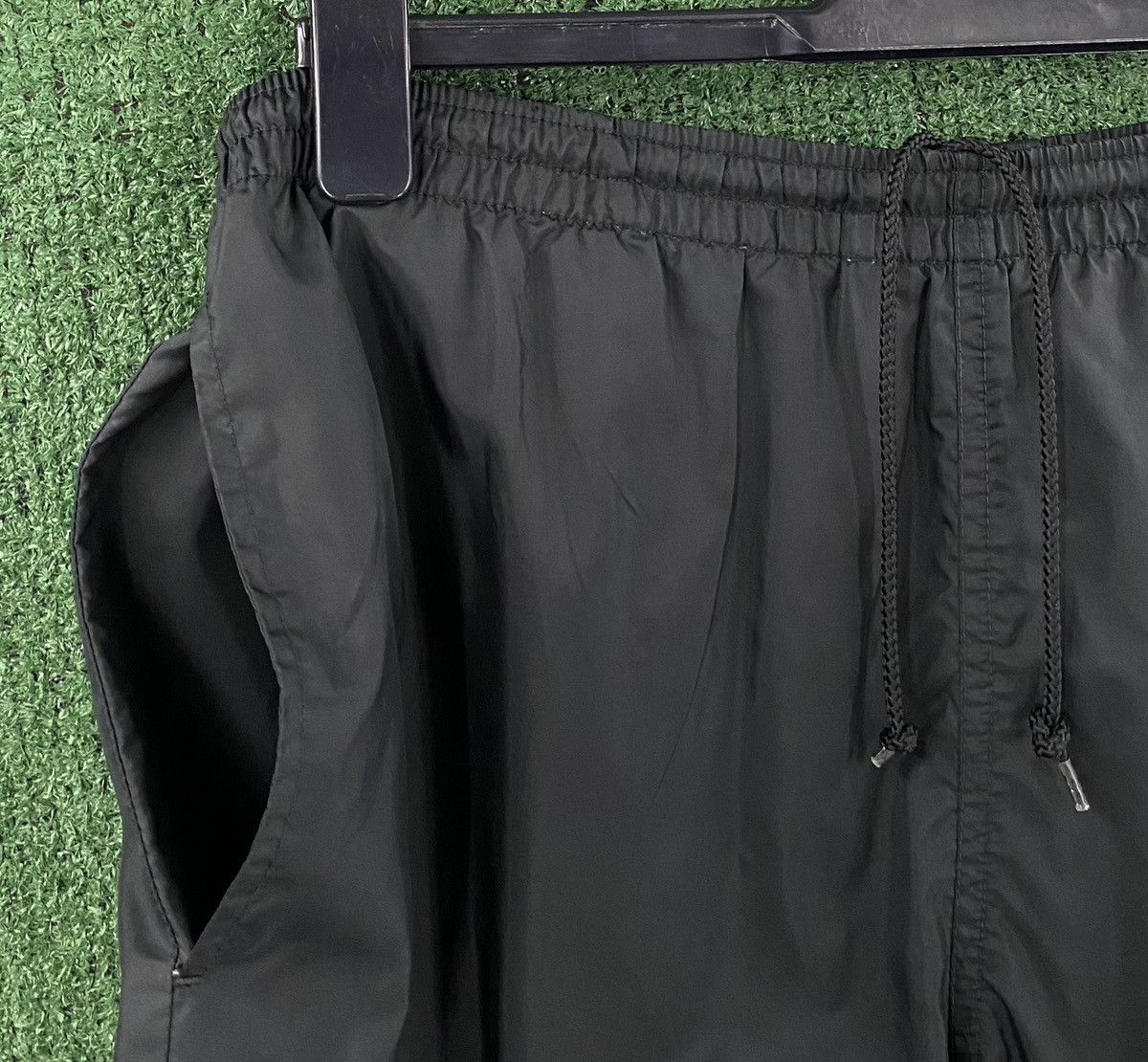 Nike Vintage 90’s Nike Spellout Swoosh Black Windbreaker Pants Size US 34 / EU 50 - 4 Thumbnail