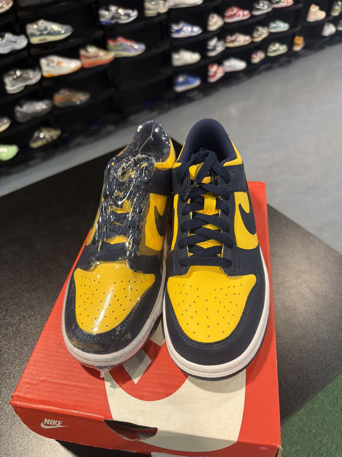 Nike Dunk Low Michigan Size-6Y Brand New Quick Shipping Size US 6 / EU 39 - 6 Thumbnail