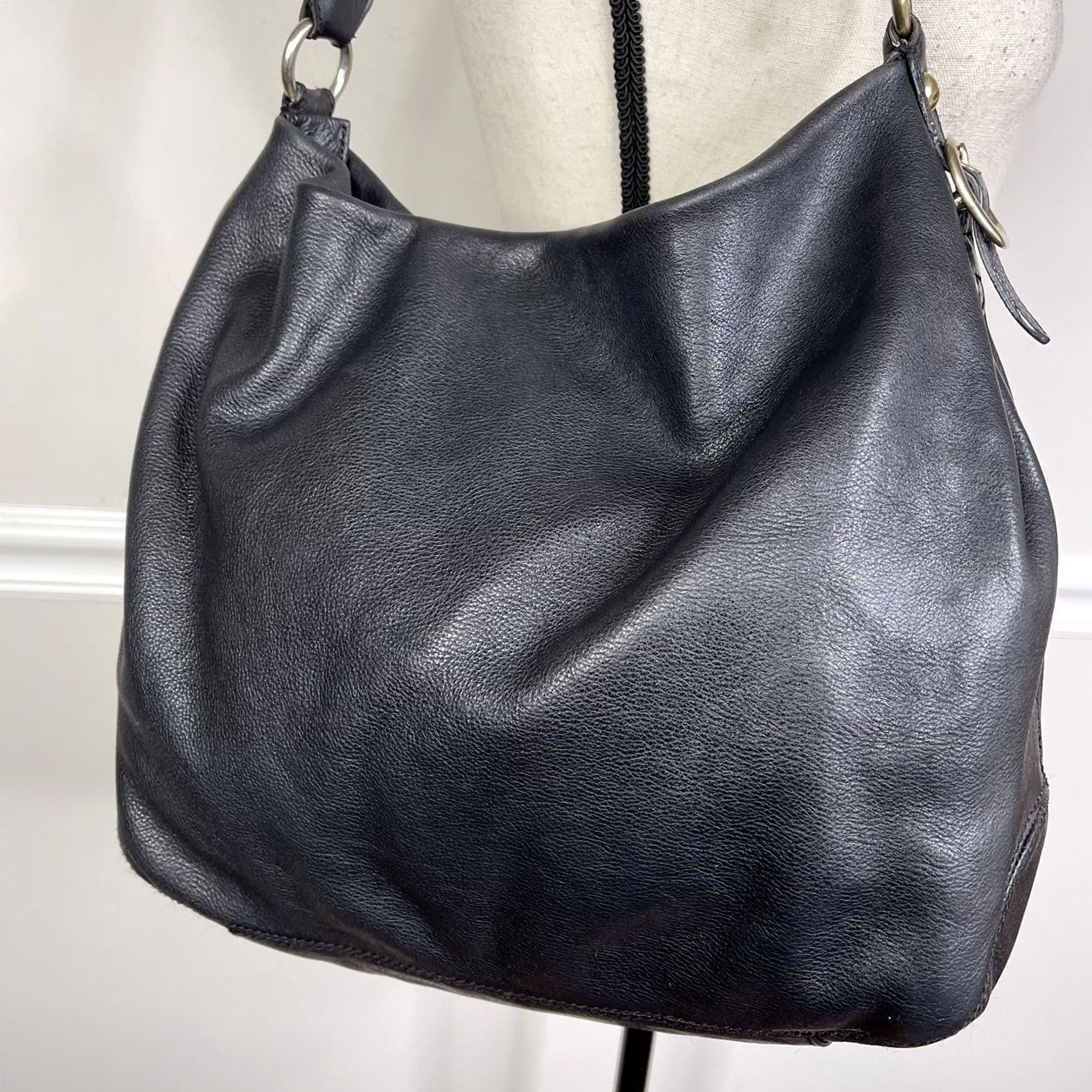 Michael Kors Michael Kors Hudson Downtown Tote Bag Large Soft Black Pebbled Leather Shoulder Strap Zip Closure Gold Tone Hardware Women MSRP 98 Size ONE SIZE - 7 Thumbnail