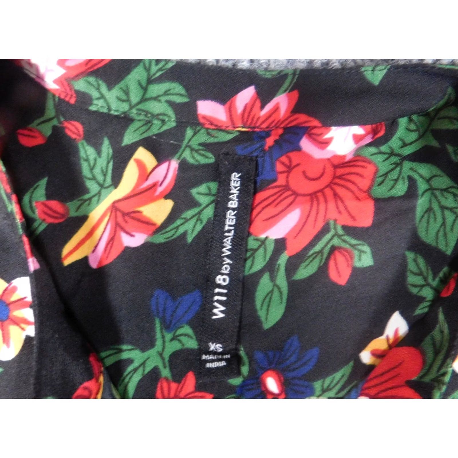 Vintage Walter Baker Womens Button-Up Blouse XS Black Floral Long Sleeve Crew Neck Pullover Down Polyester Casual Regular Style Basic 90s Theme Classic Size XS / US 0-2 / IT 36-38 - 5 Thumbnail