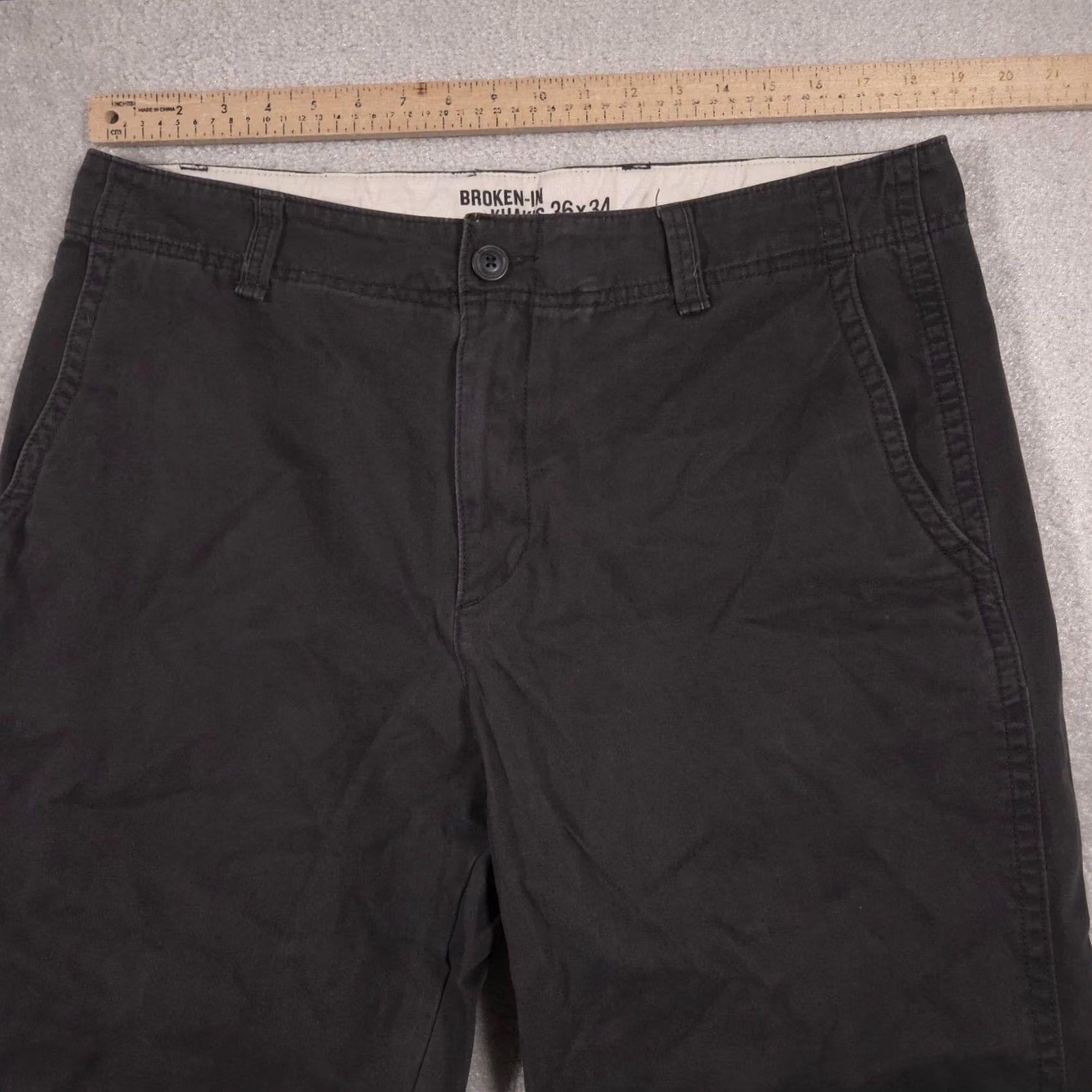 Old Navy Old Navy Broken-In Khakis Pants Mens 38x32 Gray Chino Flat Front Straight Leg Regular Waist 36 Size US 36 / EU 52 - 7 Thumbnail