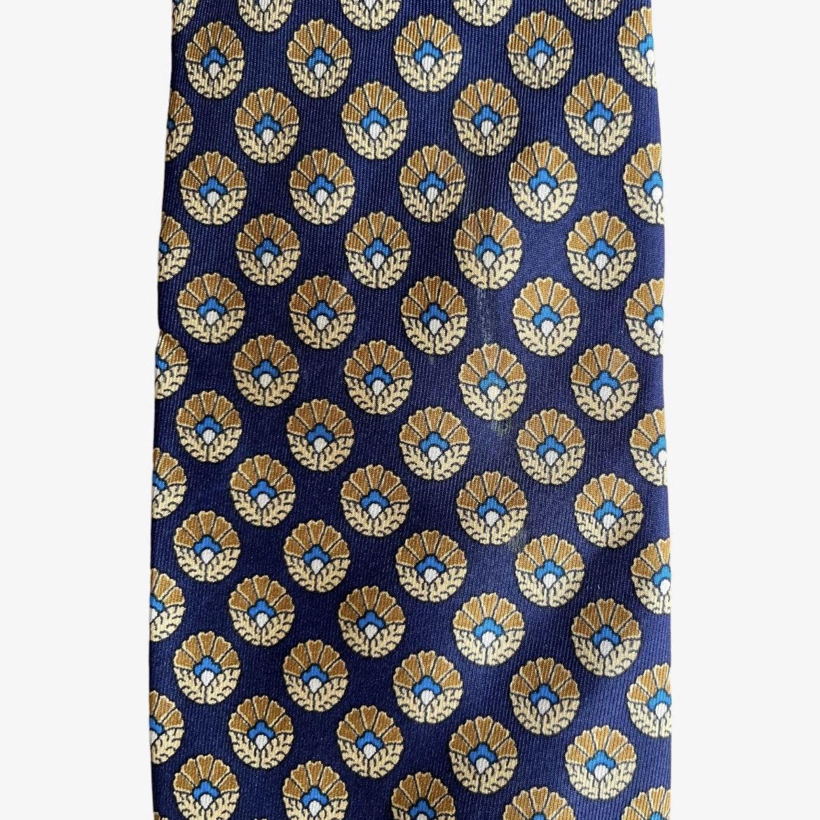 Valentino Vintage 90s Valentino Art Deco Shell Pearl Print Silk Tie Size ONE SIZE - 6 Thumbnail