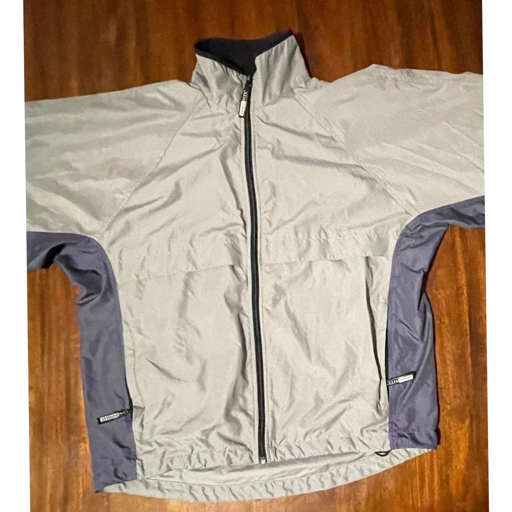 Vintage IllumiNITE Mens Jacket Windbreaker Run Reflective Lightweight Gray L Zip Outer Shell Polyester Breathable All Seasons Sports Activewear jackets) Size US L / EU 52-54 / 3 - 7 Thumbnail