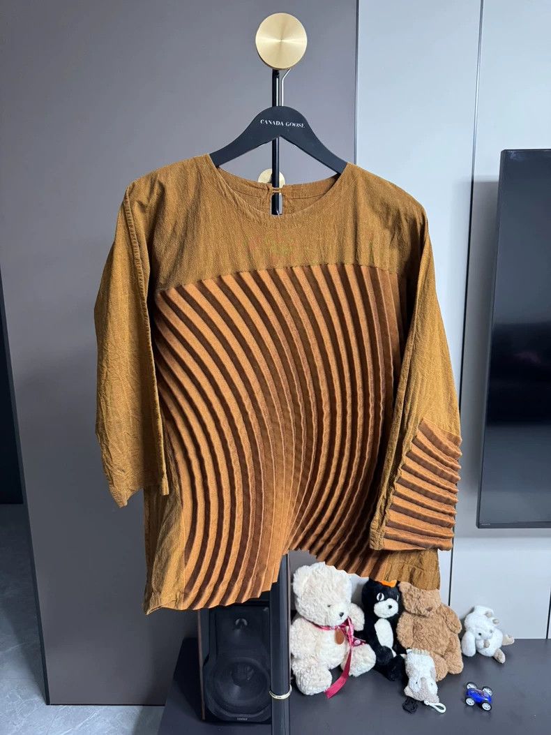 Issey Miyake issey miyake size:one size Loose round-neck top 2505-Nexta Size XXS / US 00 / IT 34 - 1 Thumbnail