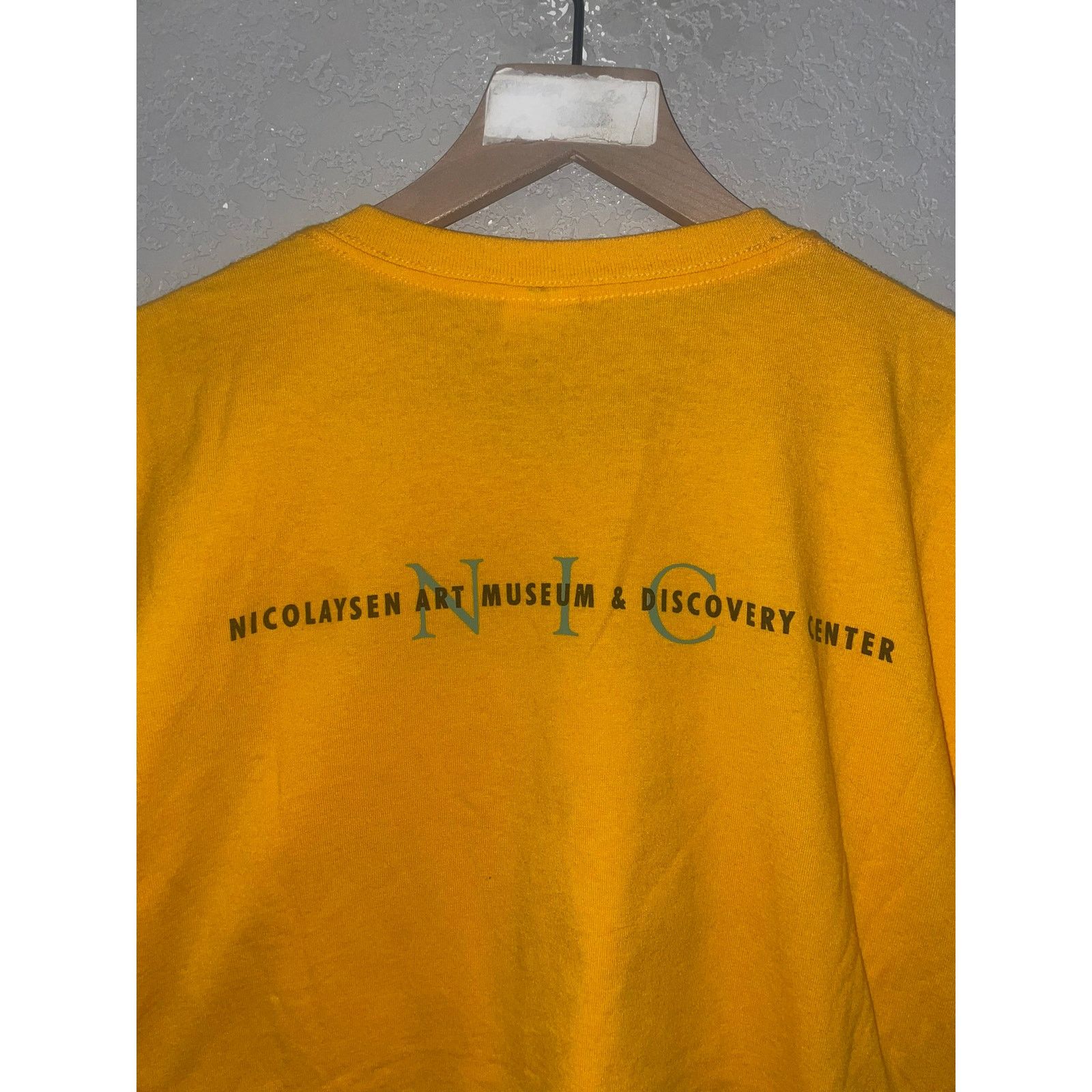Gildan Vintage Hawaii Beach Shirt Nic Fest Casper Art Tee L Large Size US L / EU 52-54 / 3 - 7 Thumbnail