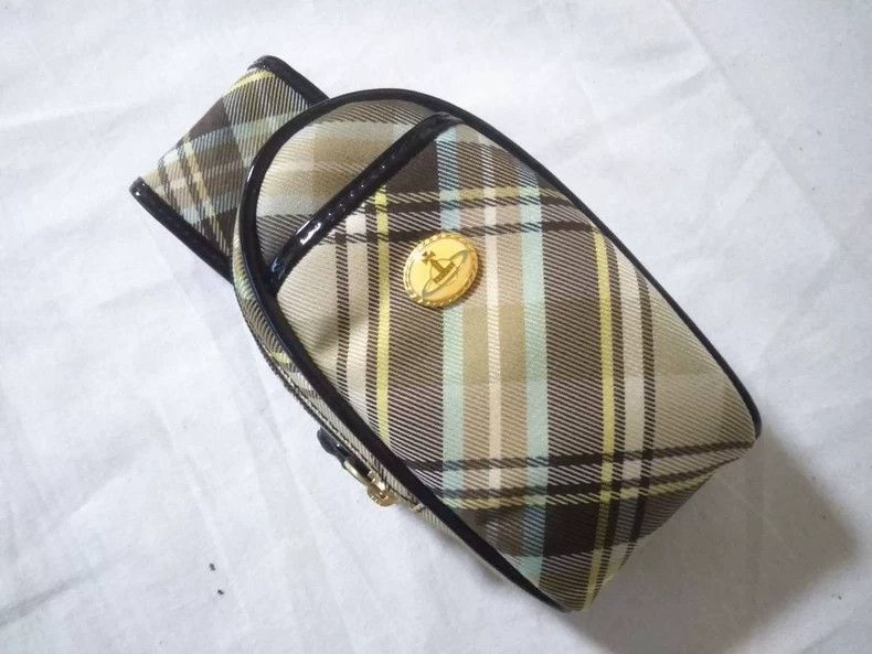 Vivienne Westwood Brown checkered porcelain button Saturn