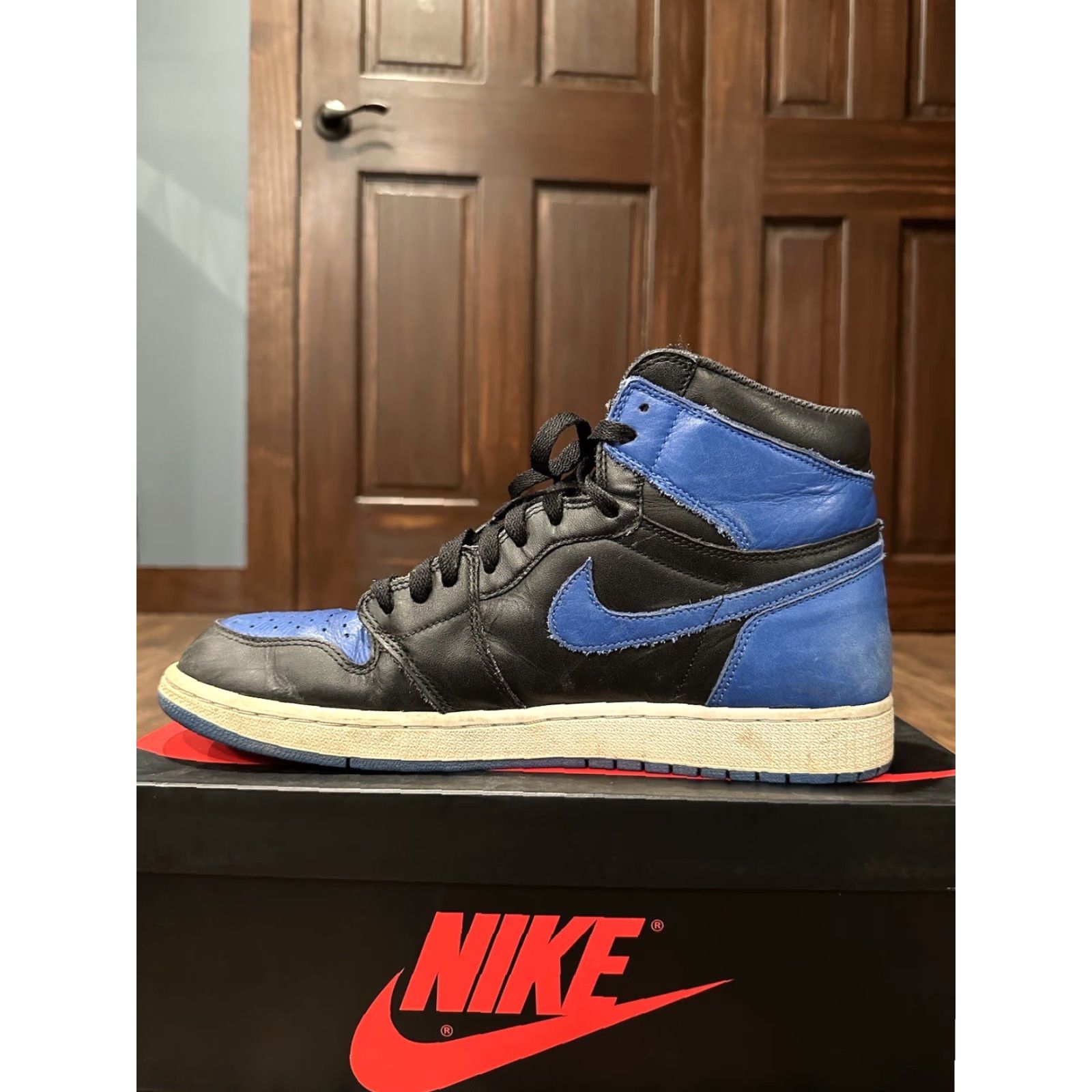 Jordan Brand Nike Air Jordan 1 Retro High OG Royal 2017 SIZE 12 BLUE WHITE BLACK Men High Top Sneaker Size US 11 / EU 44 - 6 Thumbnail