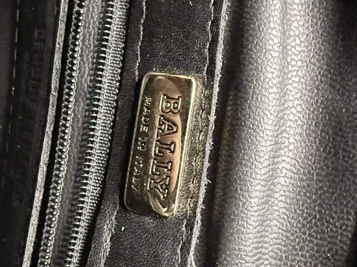 Bally Bally soulder bag vintage leather y2k Size ONE SIZE - 4 Thumbnail