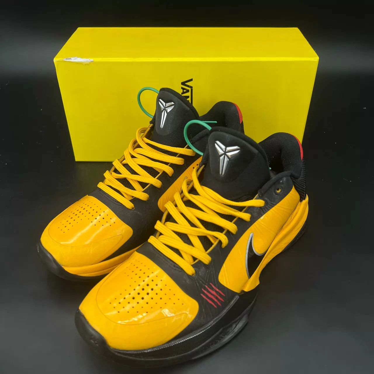Nike Nike Zoom Kobe 5 Bruce Lee Black/Yellow Size 42 Size US 9 / EU 42 - 1 Thumbnail