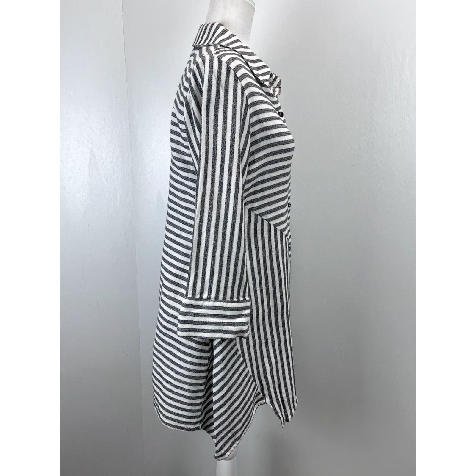 Soft Surroundings Soft Surroundings Striped Tunic Shirt Long Sleeve Asymmetric Hem Women's Grey White Cotton Blend Size S / US 4 / IT 40 - 4 Thumbnail