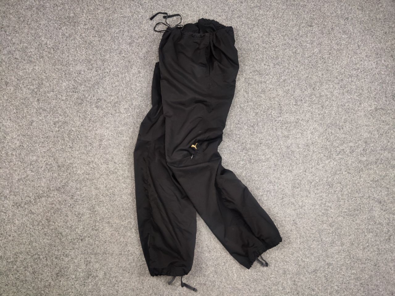 Puma Vintage Puma Logo Zip Knees Black track Pants Y2K Style Size US 32 / EU 48 - 12 Thumbnail