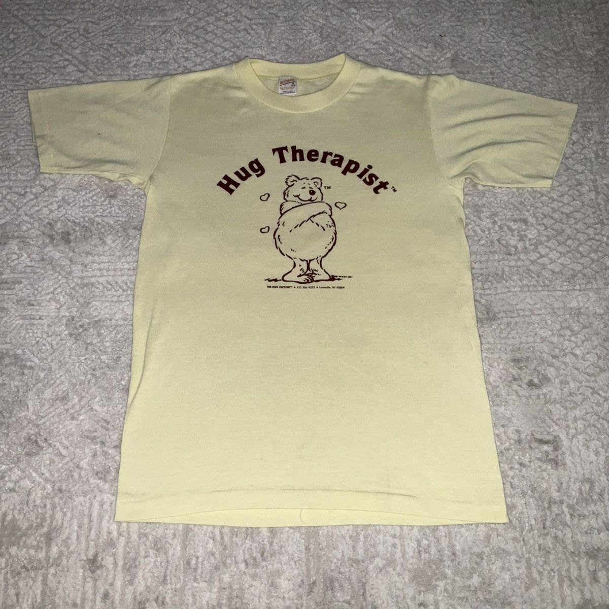 Vintage Vintage 70s pale yellow hug therapist t-shirt Size US S / EU 44-46 / 1 - 2 Thumbnail