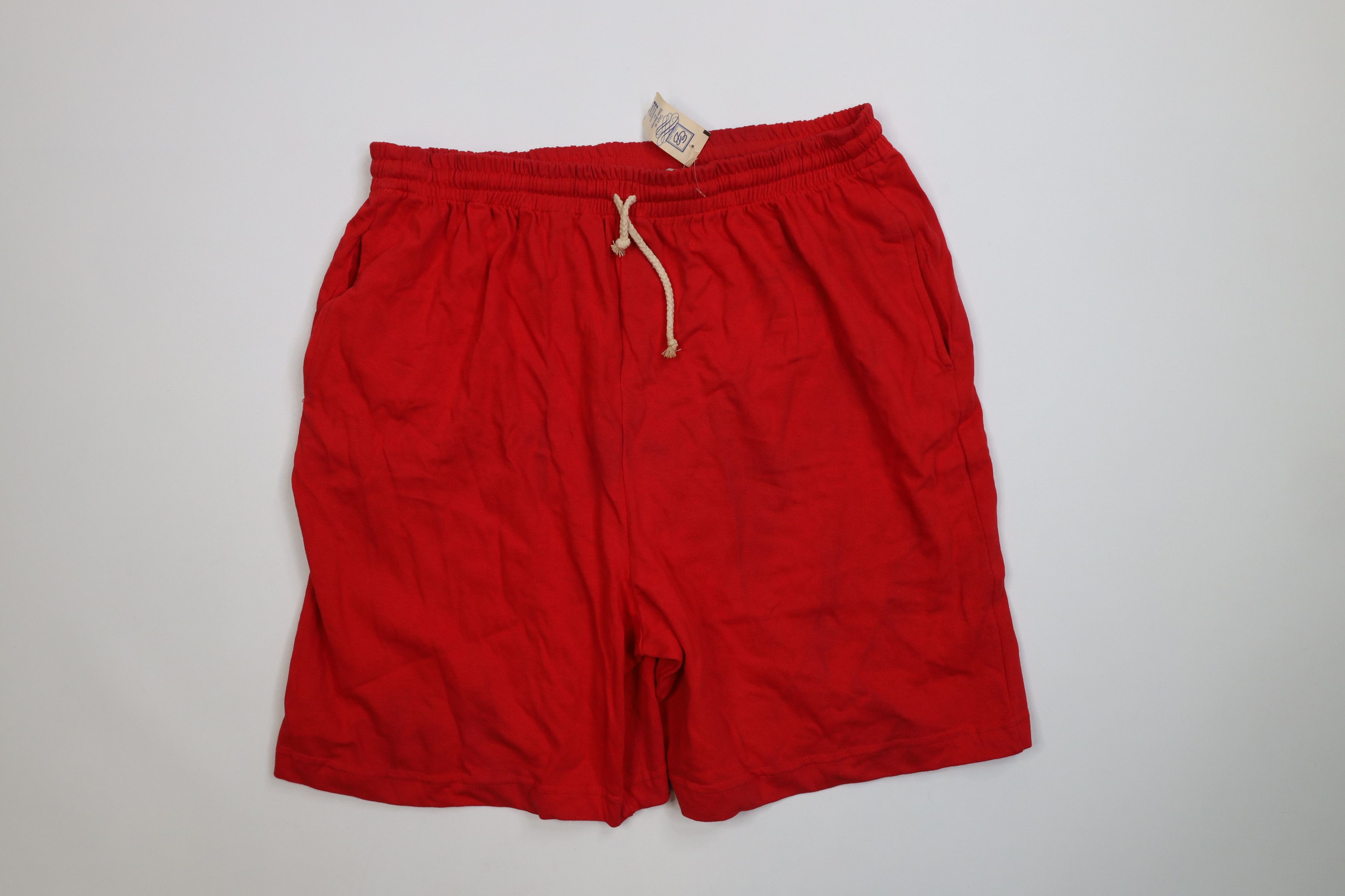 Vintage Deadstock Vintage 90s Streetwear Above Knee Shorts Red Size US 34 / EU 50 - 1 Thumbnail