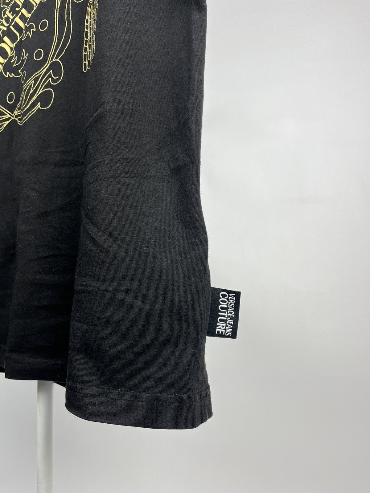Versace Jeans Couture Versace Jeans Couture baroque gold print t-shirt Size US XL / EU 56 / 4 - 4 Thumbnail