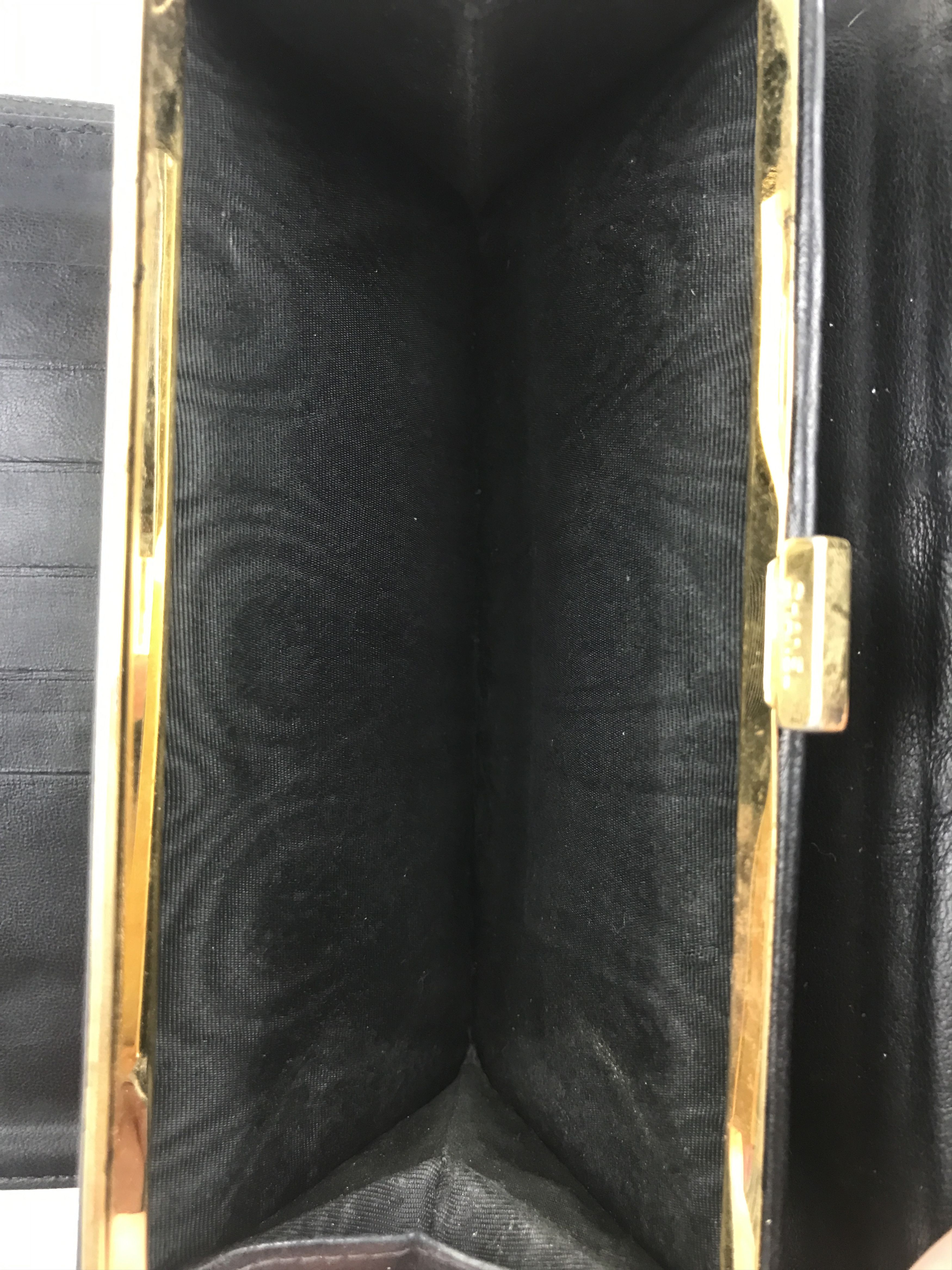 Chanel × Vintage Vintage Chanel Black Caviar CC Logo Bifold Wallet Size ONE SIZE - 9 Thumbnail