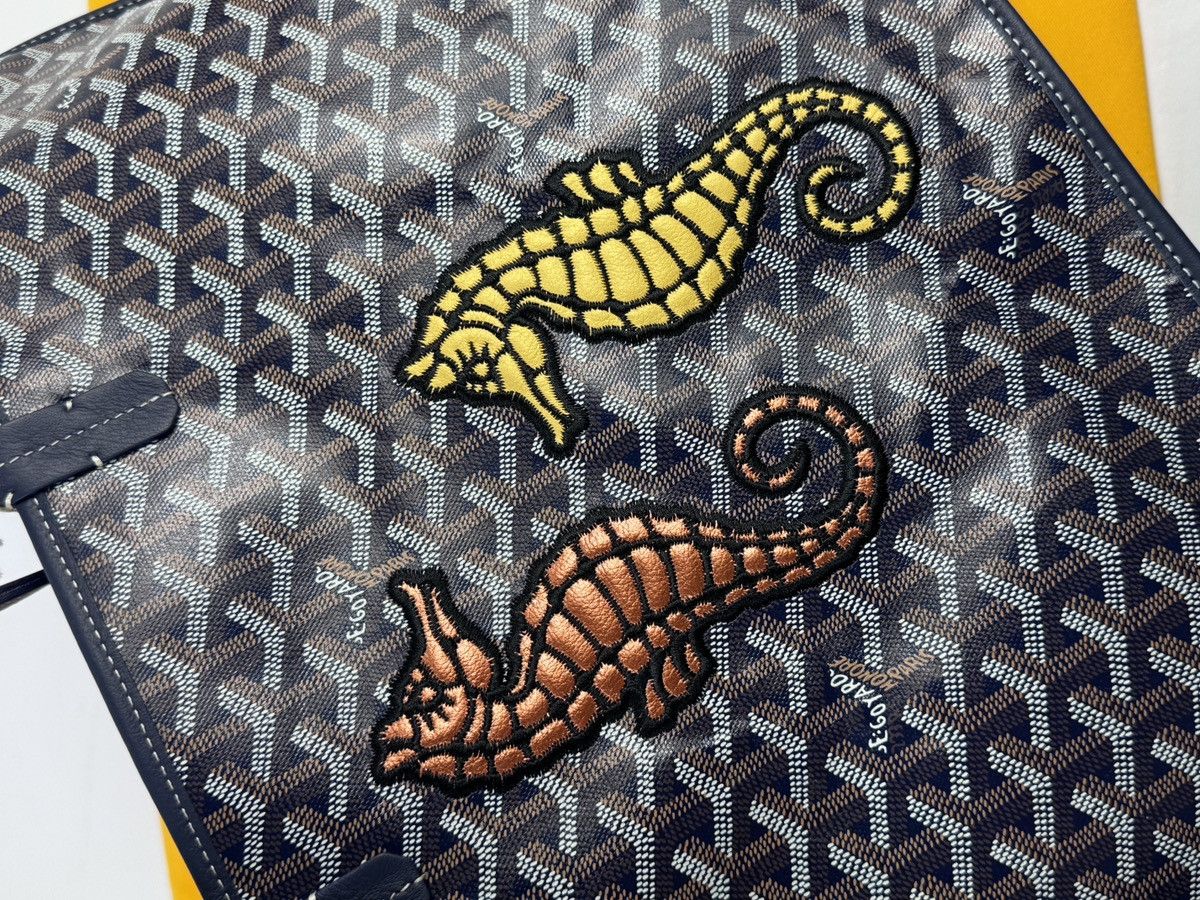 Goyard ANJOU PM SEAHORSE EMBROIDERY 2024 LIMITED EDITION BAG Size ONE SIZE - 13 Thumbnail