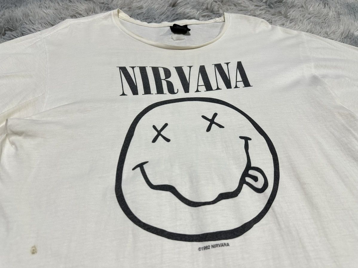 Vintage 🔥Distressed Vintage Nirvana Shirt Size US L / EU 52-54 / 3 - 1 Thumbnail