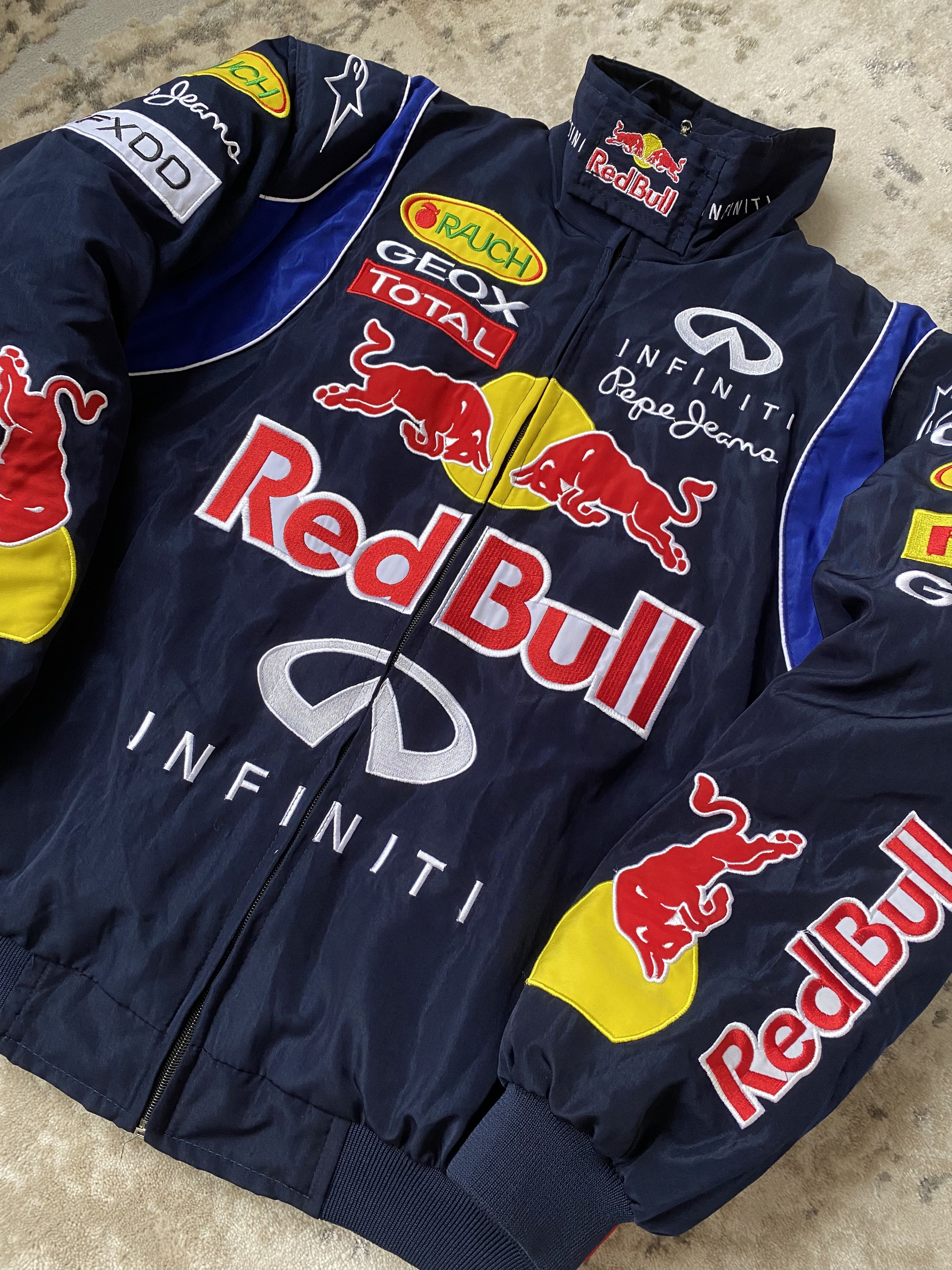 Formula 1 Vintage Red Bull Racing Team Formula One Racing Jacket Size US L / EU 52-54 / 3 - 5 Thumbnail