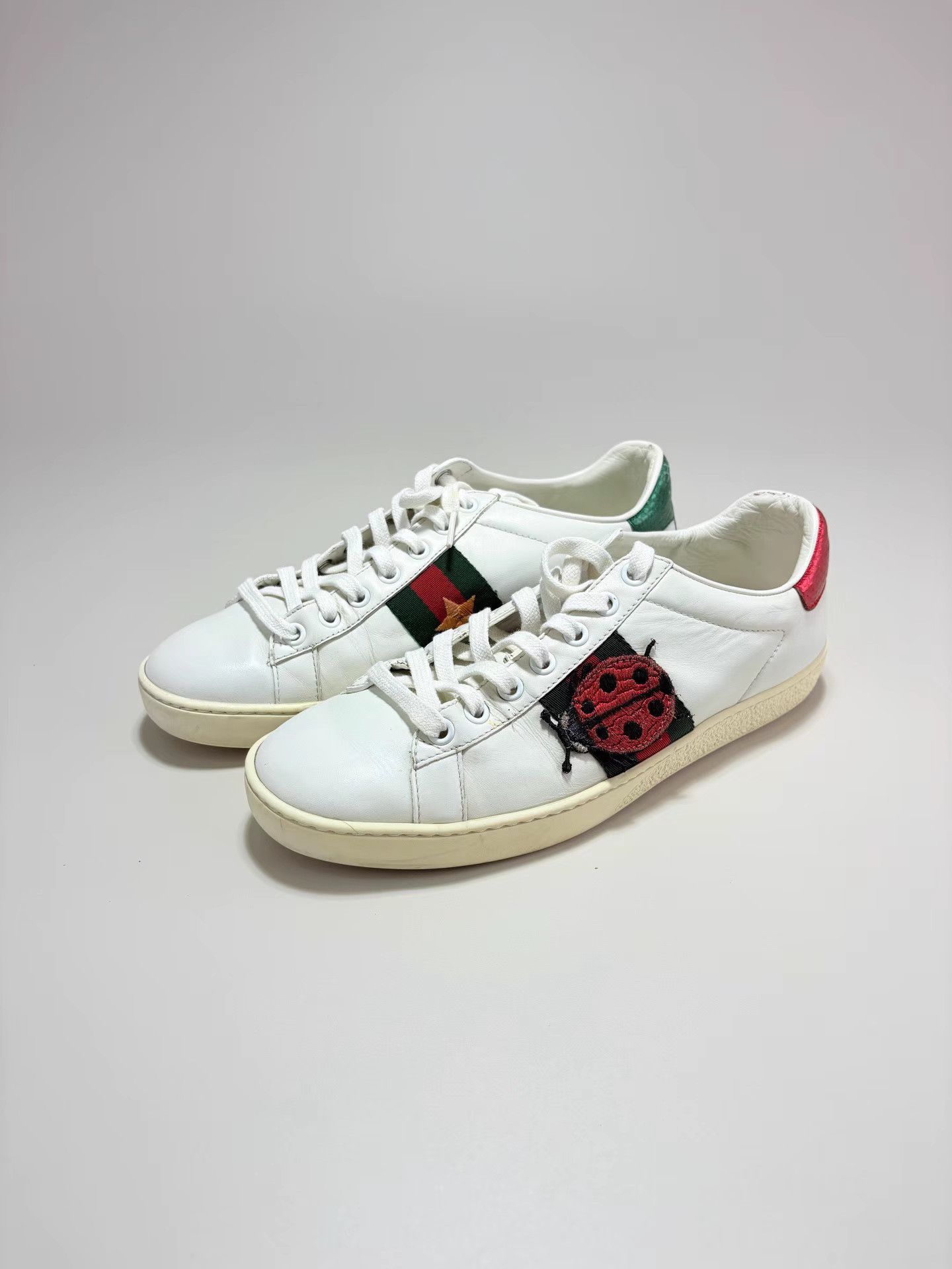 Gucci GUCCI Pineapple & Ladybug Embroidered White Sneakers K1 Size US 6.5 / IT 36.5 - 1 Thumbnail