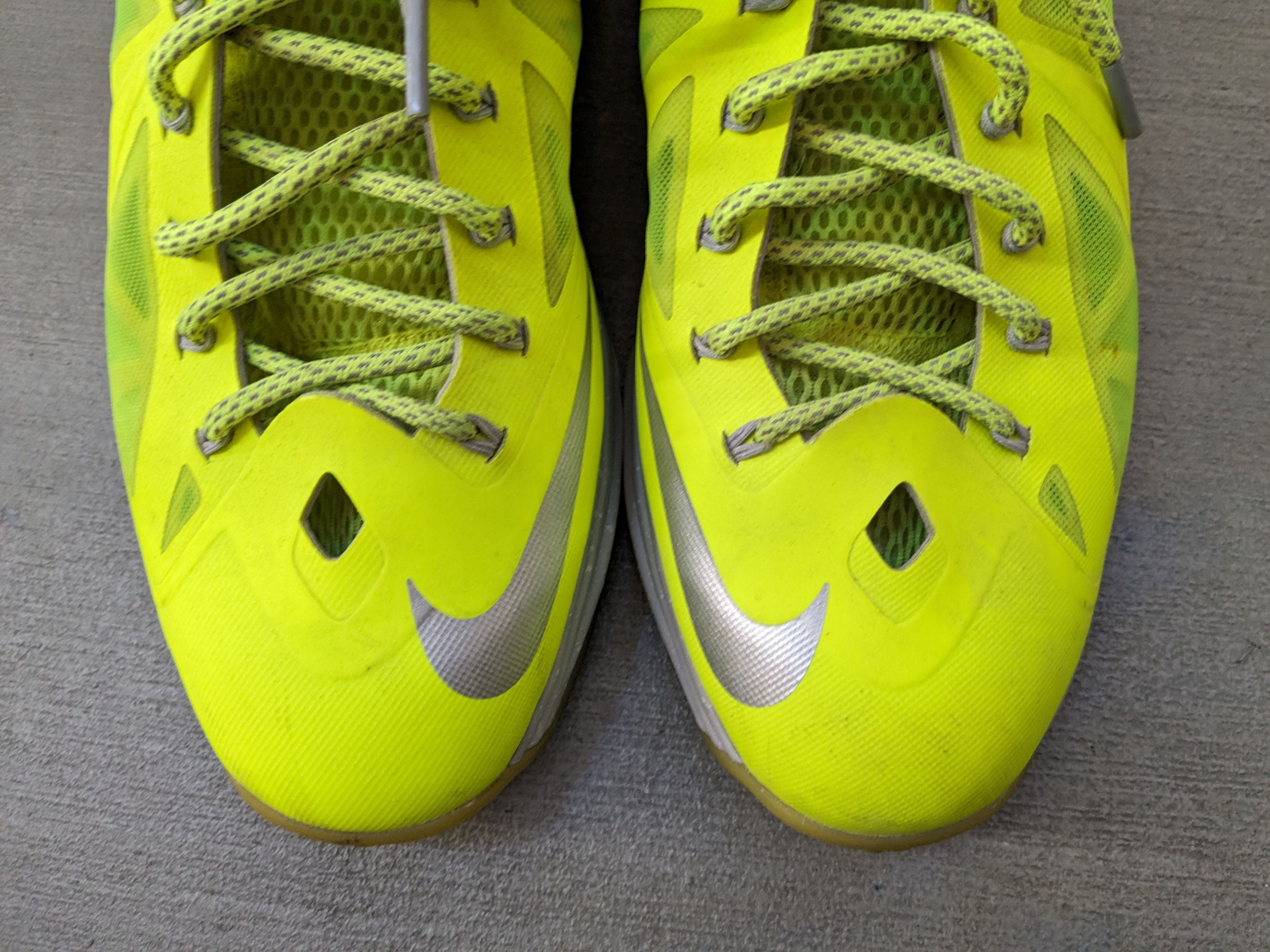 Nike Nike LeBron 10 Volt 11 541100-700 Basketball Yellow Green Size US 11 / EU 44 - 5 Thumbnail