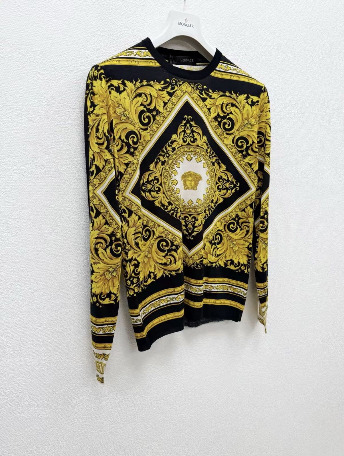 Versace VERSACE 100% Silk Knit Top J30 Size US M / EU 48-50 / 2 - 2 Thumbnail