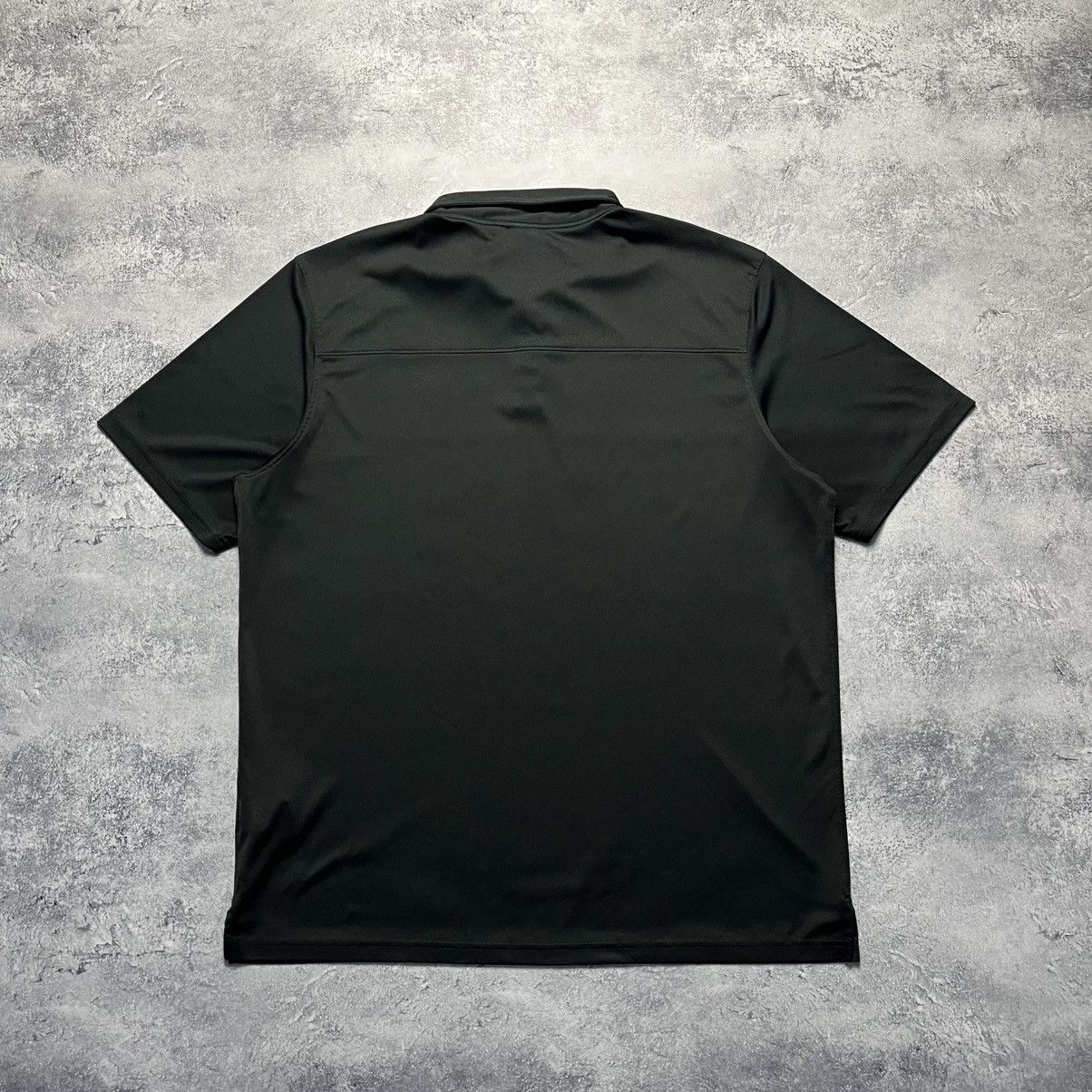 Oakley Vintage Oakley Central Logo Polo Shirt Streetwear Y2K Size US XL / EU 56 / 4 - 15 Thumbnail