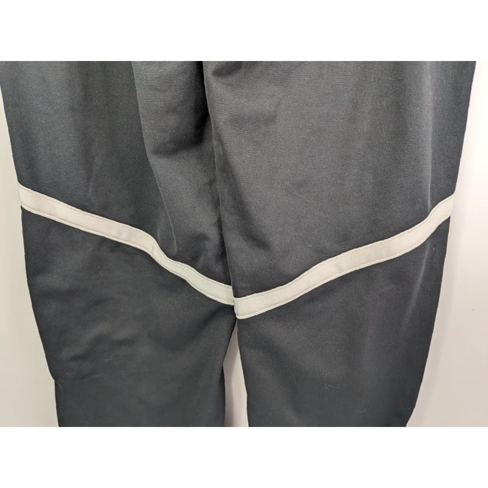 Under Armour Under Armour Sweatpants Mens Large Black Pockets Regular 1270404 Size US 33 - 7 Thumbnail