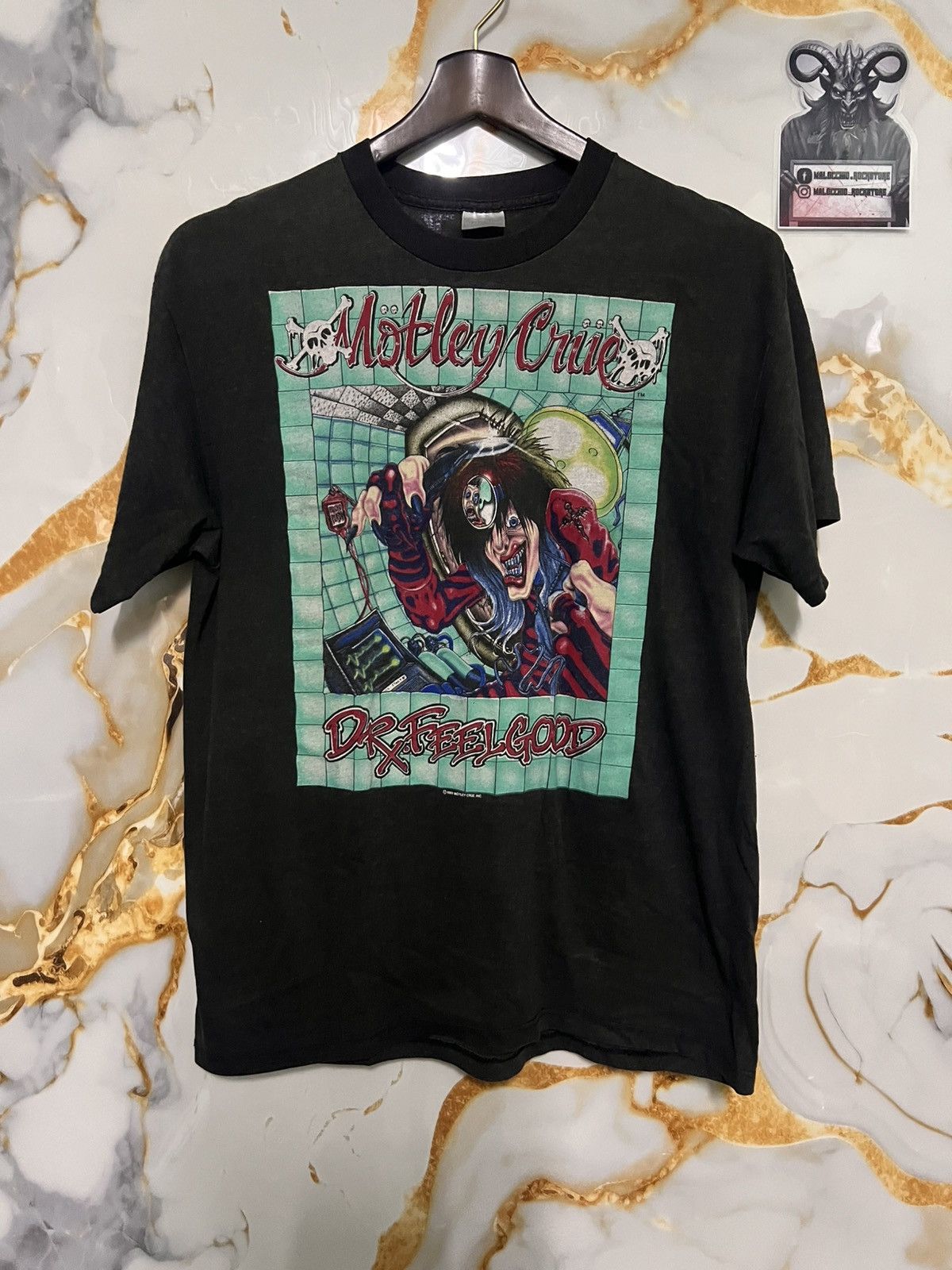 Vintage Motley Crue(Crue’s back and they brought the doctor 1989) Size US L / EU 52-54 / 3 - 1 Thumbnail