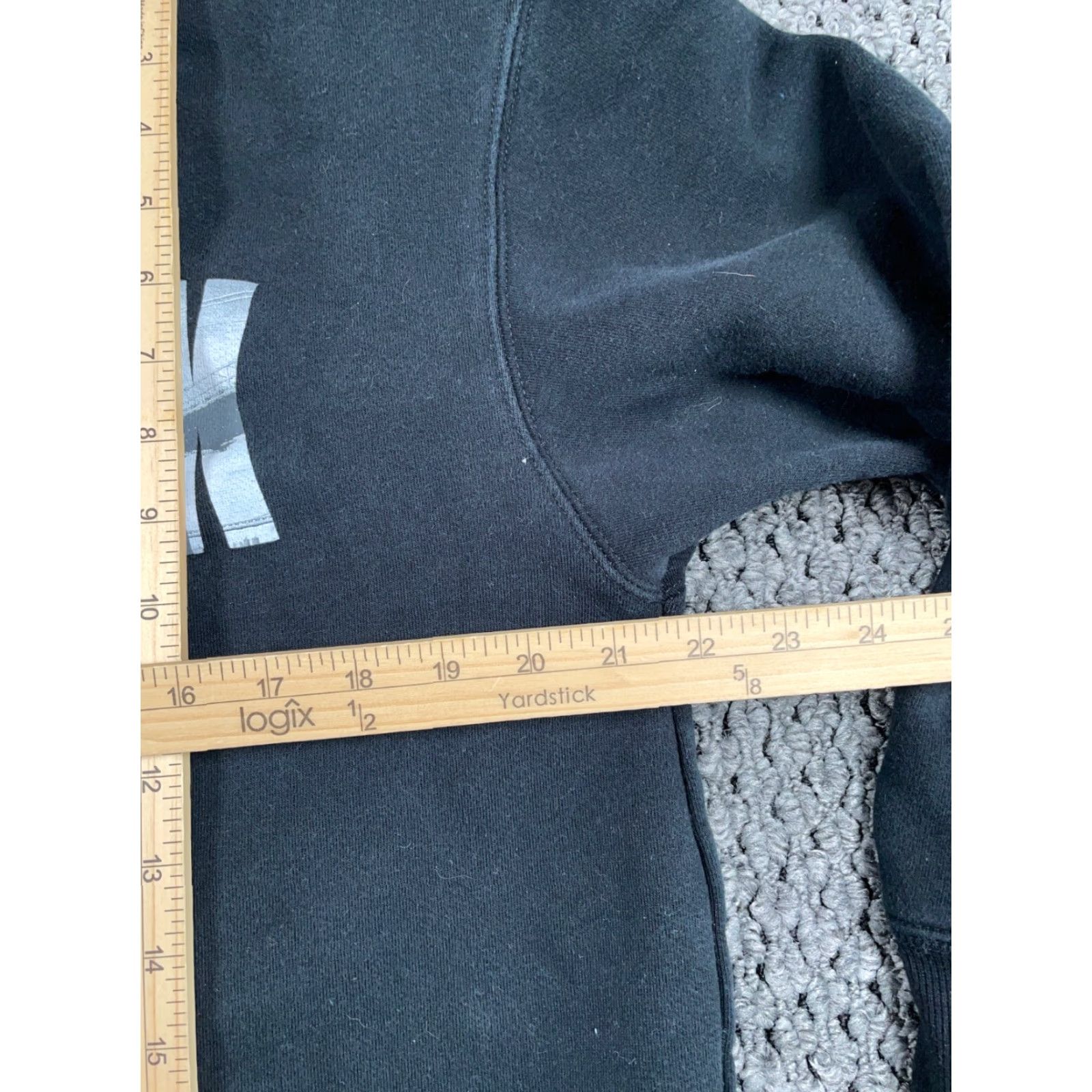 Vintage Torkia New York City Skyline Sweatshirt Adult Medium Black Crewneck NYC Apparel Size US M / EU 48-50 / 2 - 6 Thumbnail
