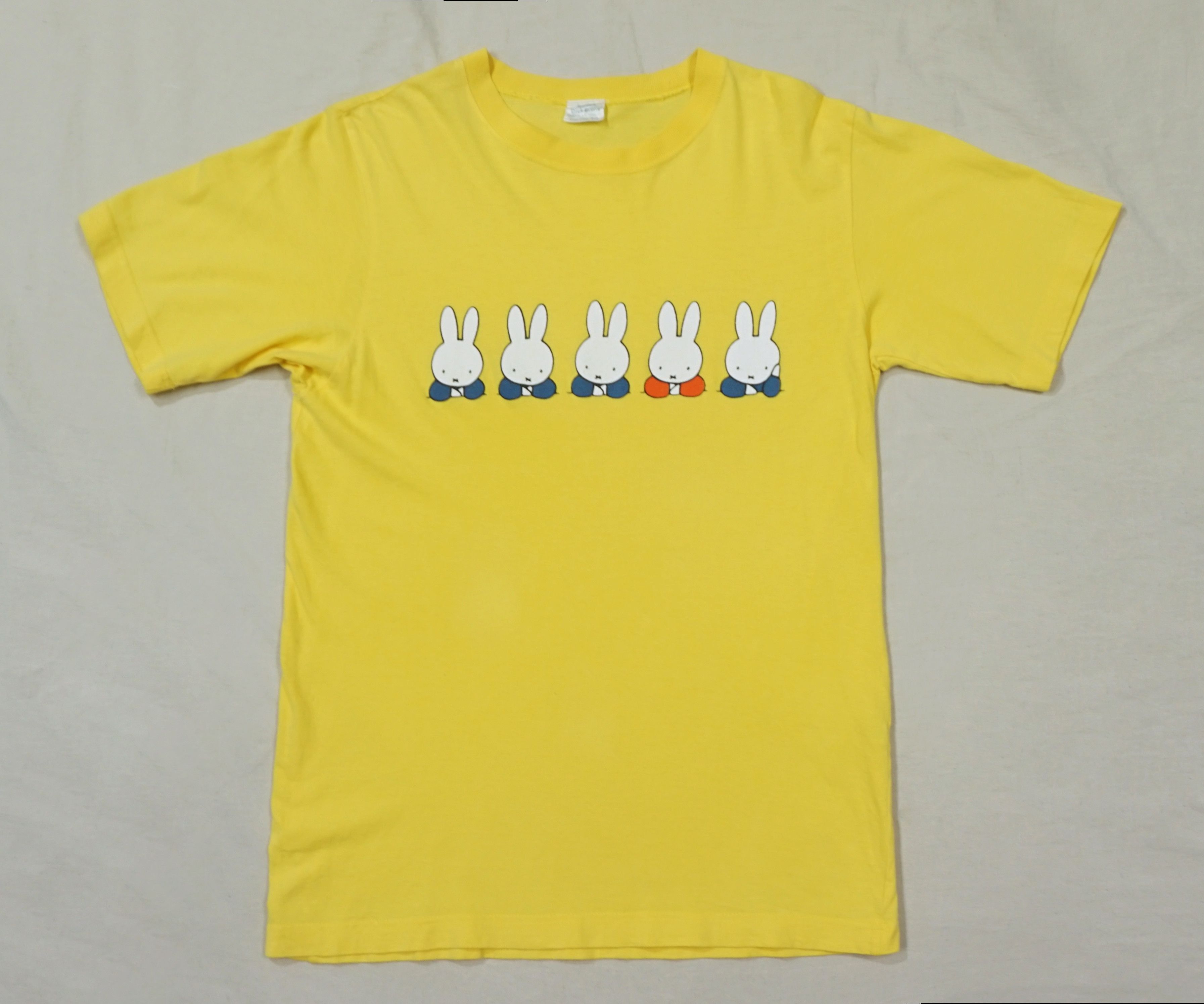Other 80's Dick Bruna five Miffy rabbits Graphic T-shirt Size XS / US 0-2 / IT 36-38 - 1 Thumbnail