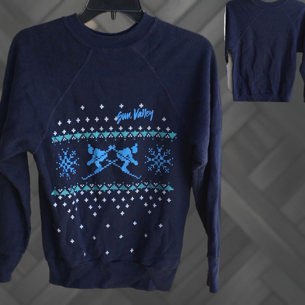 Vintage VINTAGE Unbranded Raglan Sweatshirt Sun Valley Graphic Sweatshirt Size S Men Blue Skiing Winter Snow Graphics Crew Neck Long Sleeve Size US S / EU 44-46 / 1 - 1 Thumbnail