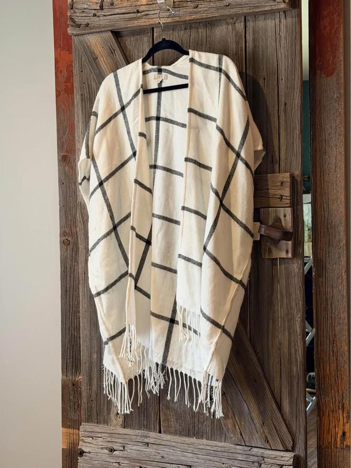Other Ann Taylor LOFT One Size Cream and Black Plaid Shawl Wrap Size ONE SIZE - 1 Thumbnail