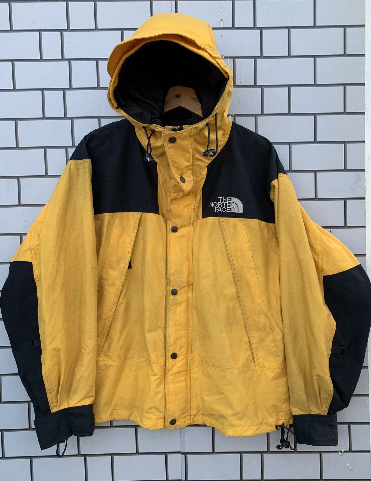 The North Face Vintage The North Face Gore-Tex Hoodie Jacket Size US L / EU 52-54 / 3 - 2 Thumbnail