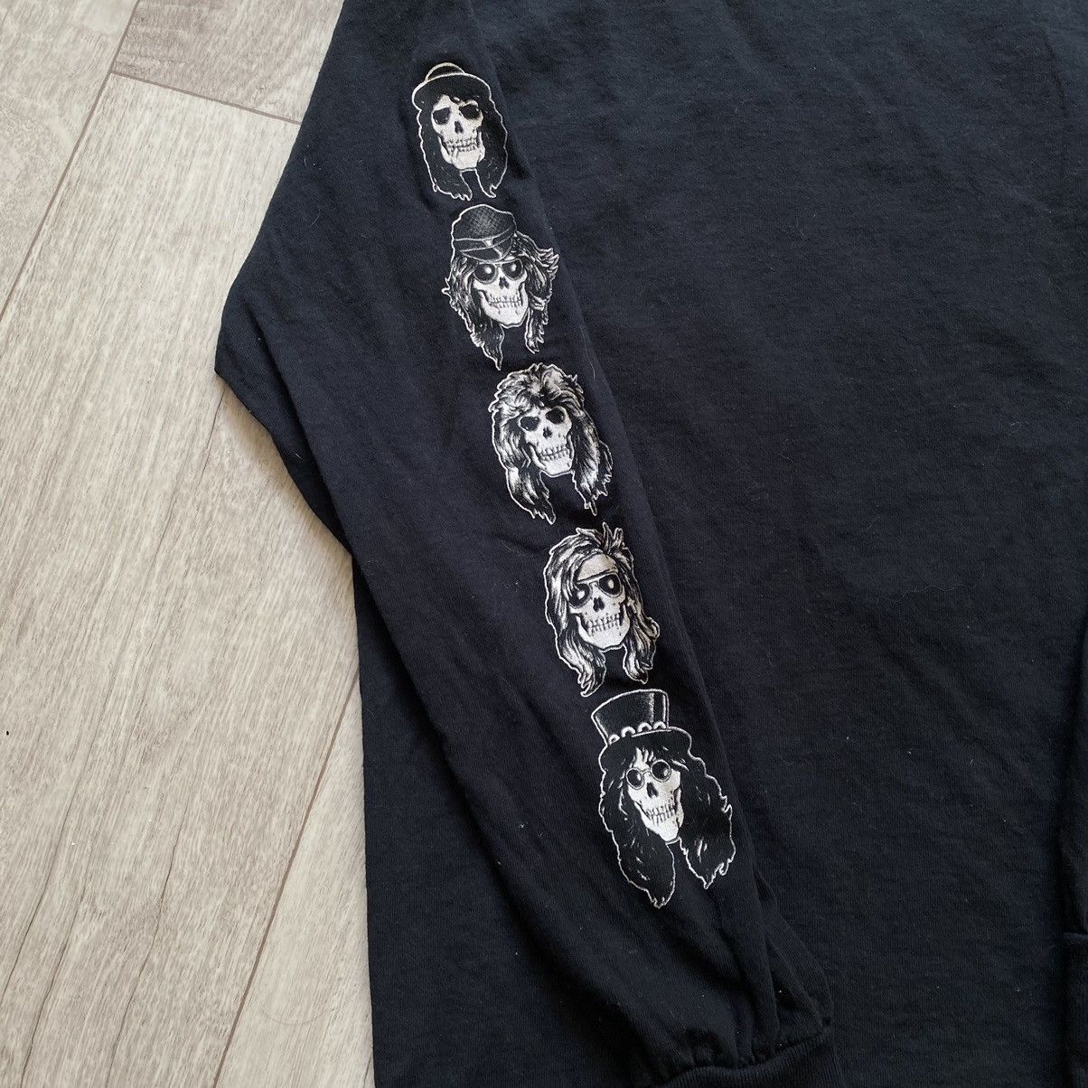 Band Tees GUNS N ROSES Y2K TOUR LONG SLEEVE T SHIRT Size US S / EU 44-46 / 1 - 3 Thumbnail