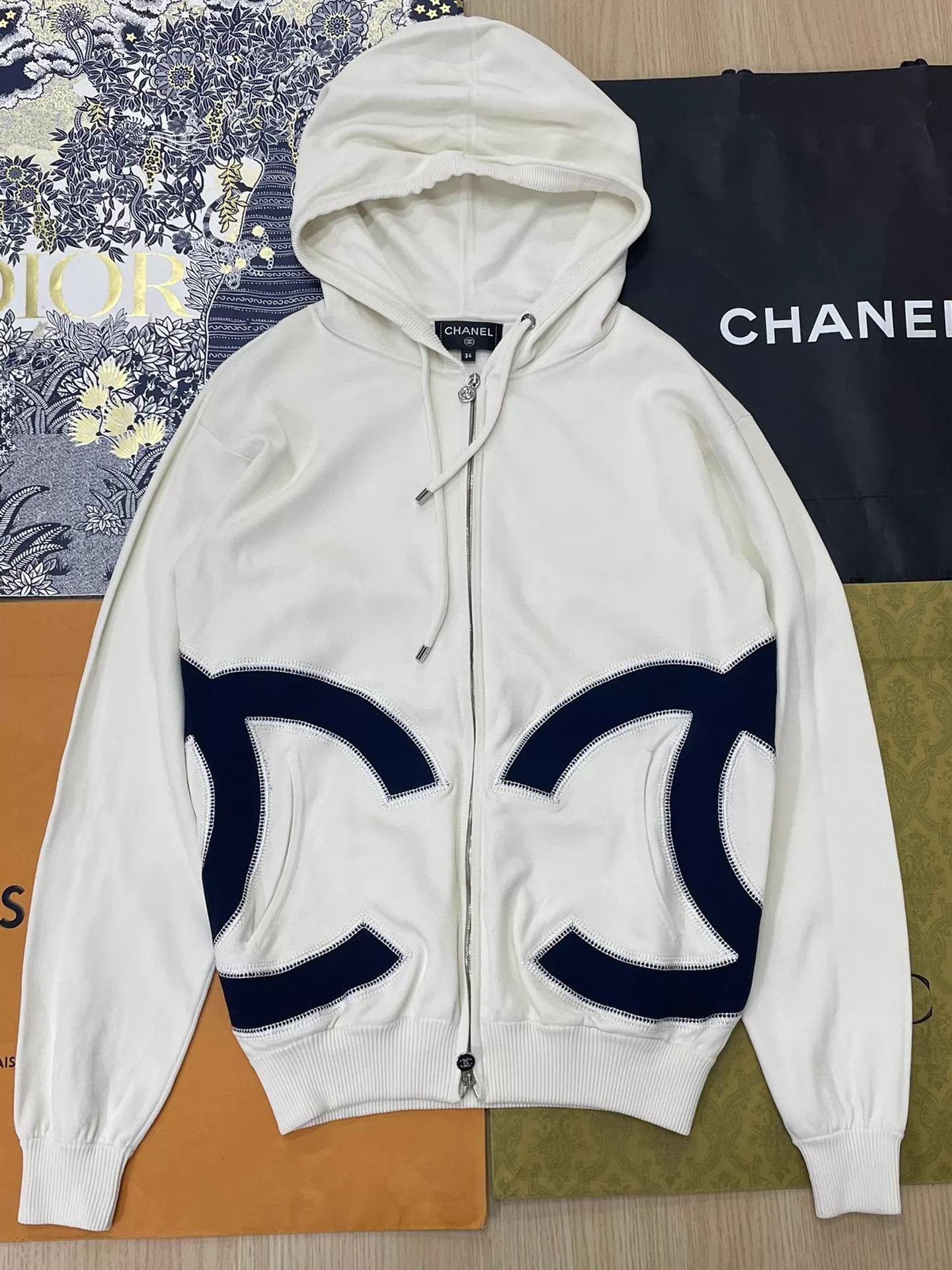 Chanel Chanel White & Black Big Logo Oversized Hoodie Size XS / US 0-2 / IT 36-38 - 1 Thumbnail