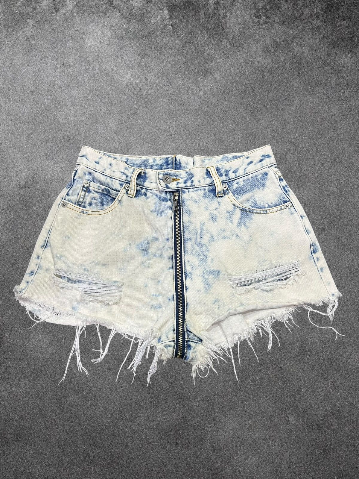 Fashion Victim Spiral Girl Split Zip Distressed Bleach Denim Hot Pants Size 25" / US 0 / IT 36 - 2 Thumbnail