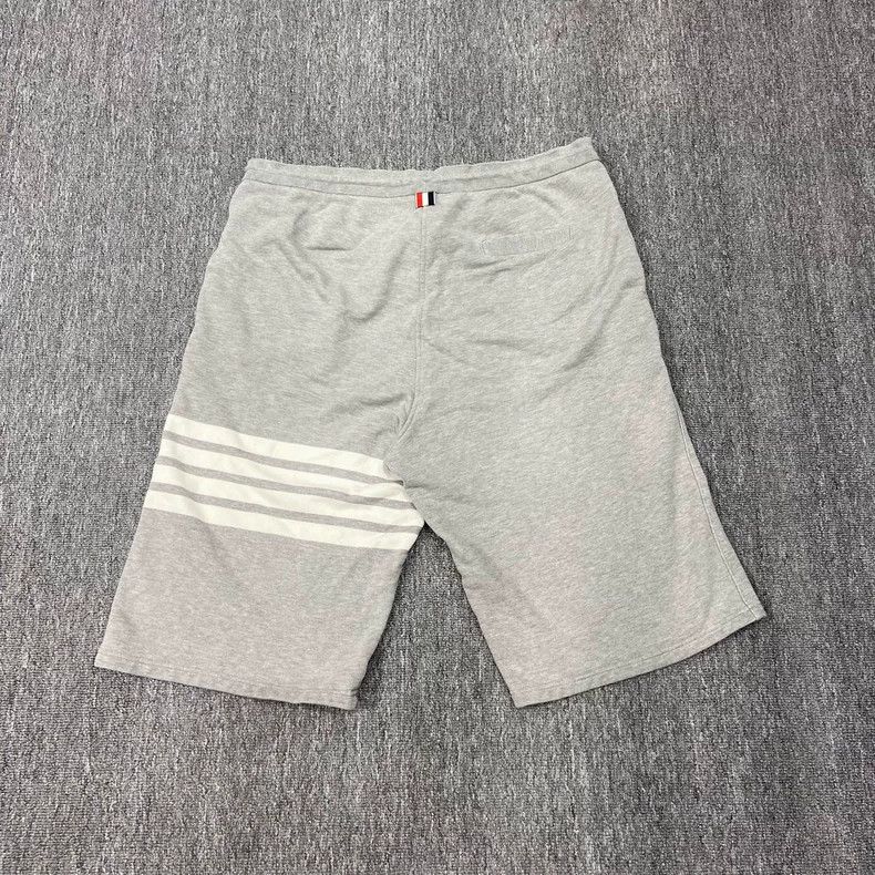 Thom Browne Thom Browne size5 Grey shorts Size US 30 / EU 46 - 2 Thumbnail