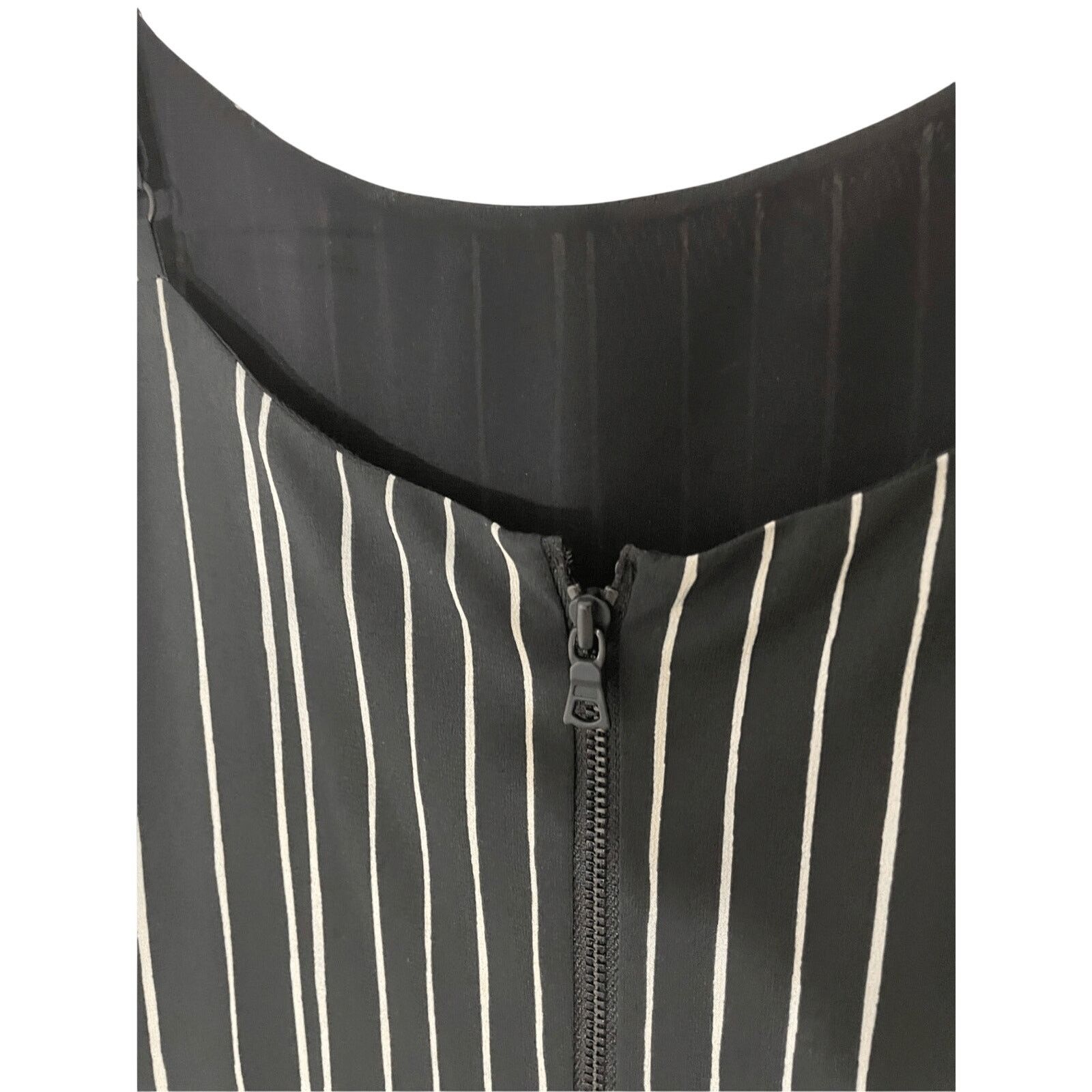 Alice + Olivia Alice + Olivia Spaghetti Stripe Maxi Slit Dress Minimal 4 Size S / US 4 / IT 40 - 5 Thumbnail