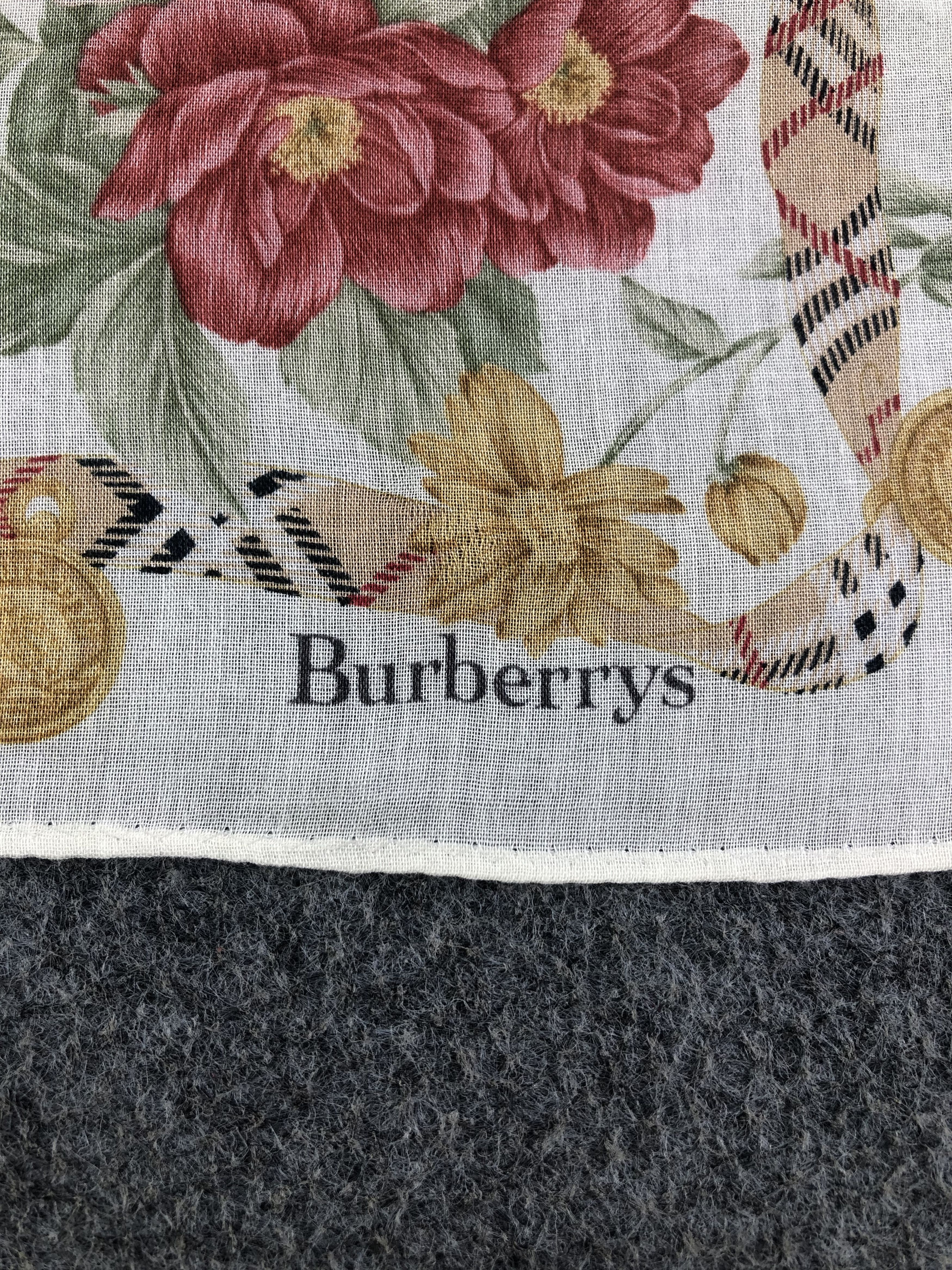 Burberry Burberrys Handkerchief / Bandana / Neckerchief Size ONE SIZE - 5 Thumbnail