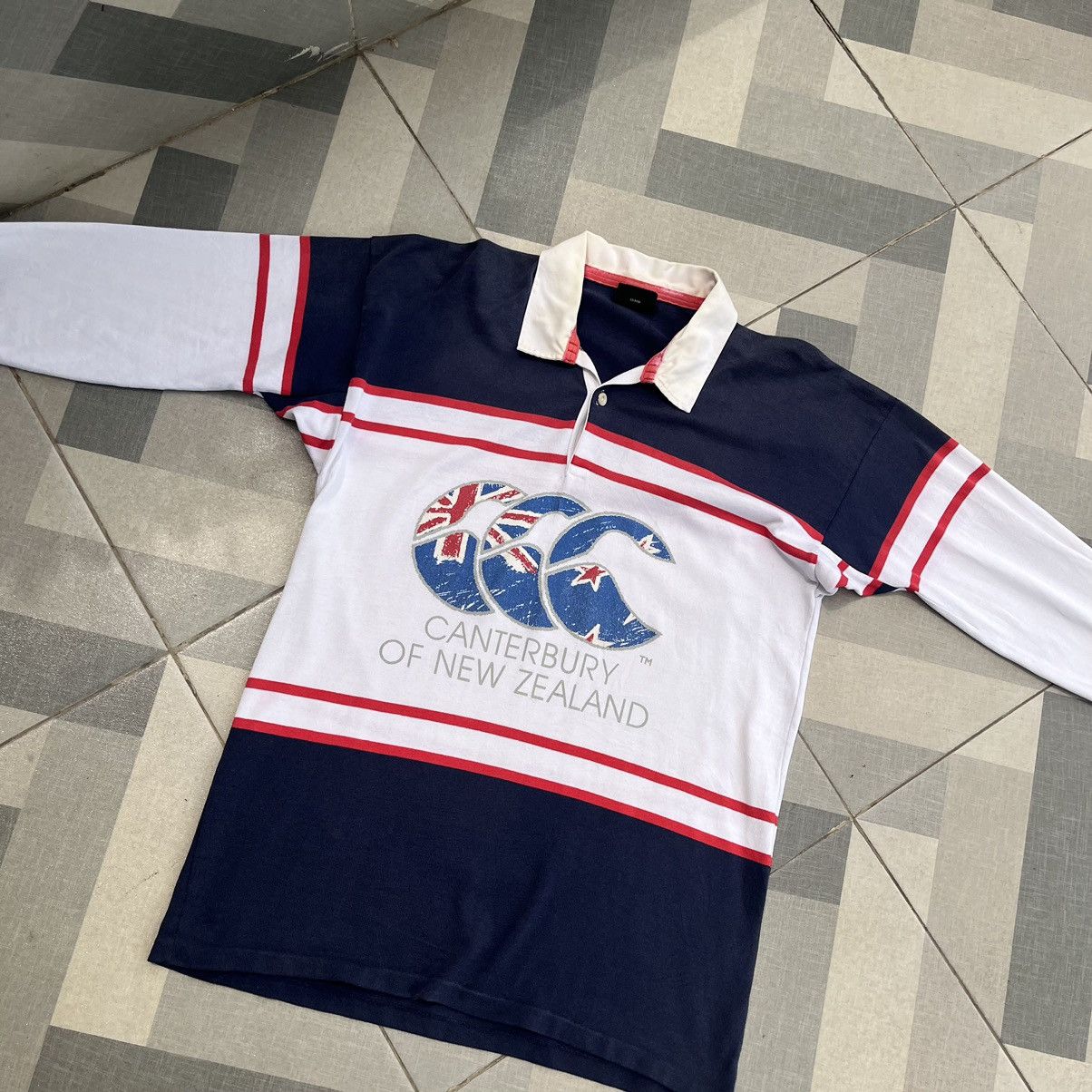 Canterbury of New Zealand × Vintage Vintage Centerburry Australia Flag Logo Rugby Shirt Size US L / EU 52-54 / 3 - 5 Thumbnail