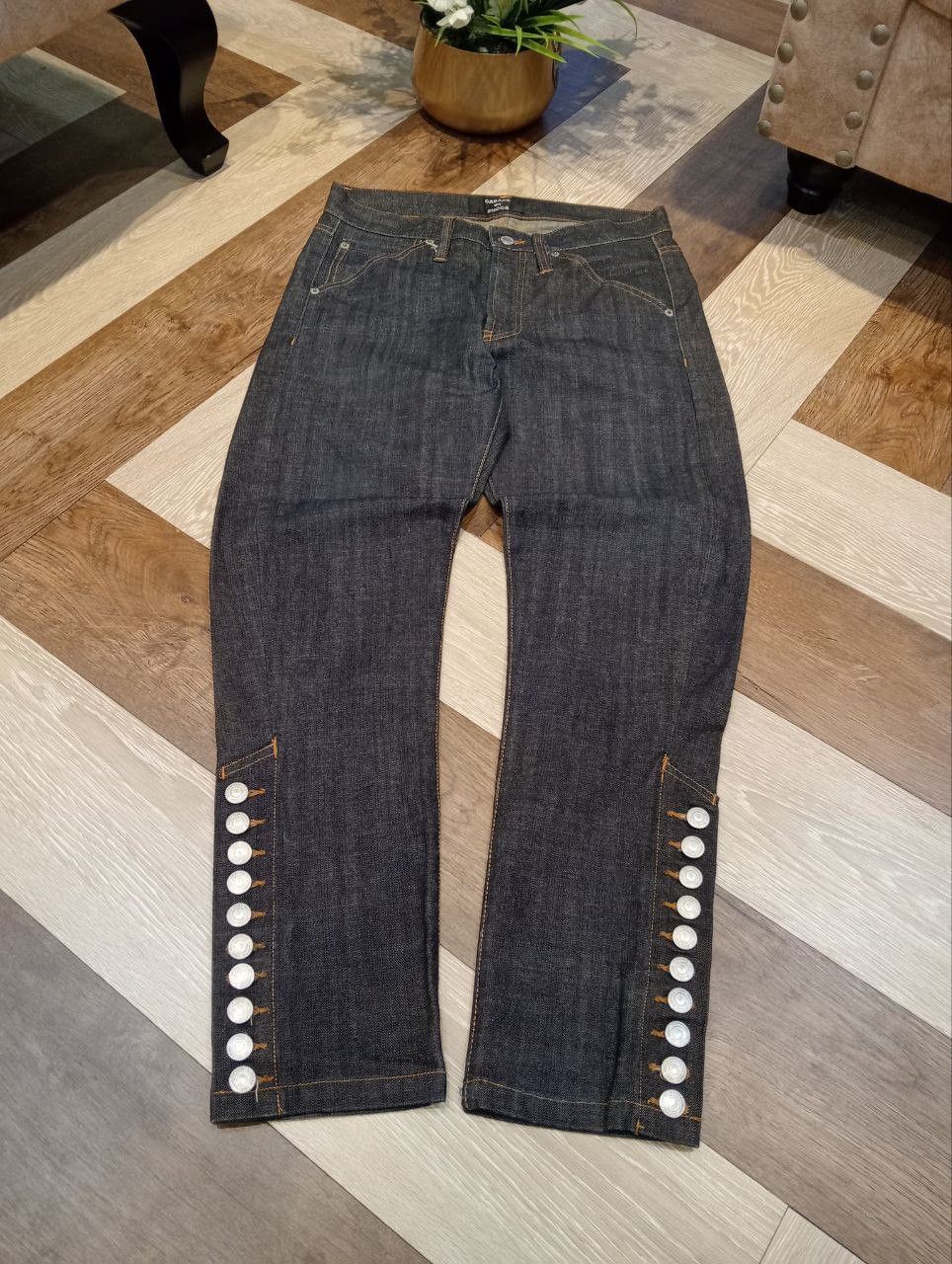 CABANE de ZUCCa CABANE DE ZUCCA ANKLE BUTTON JEANS DESIGNED BY ISSEY MIYAKE Size US 31 - 3 Thumbnail