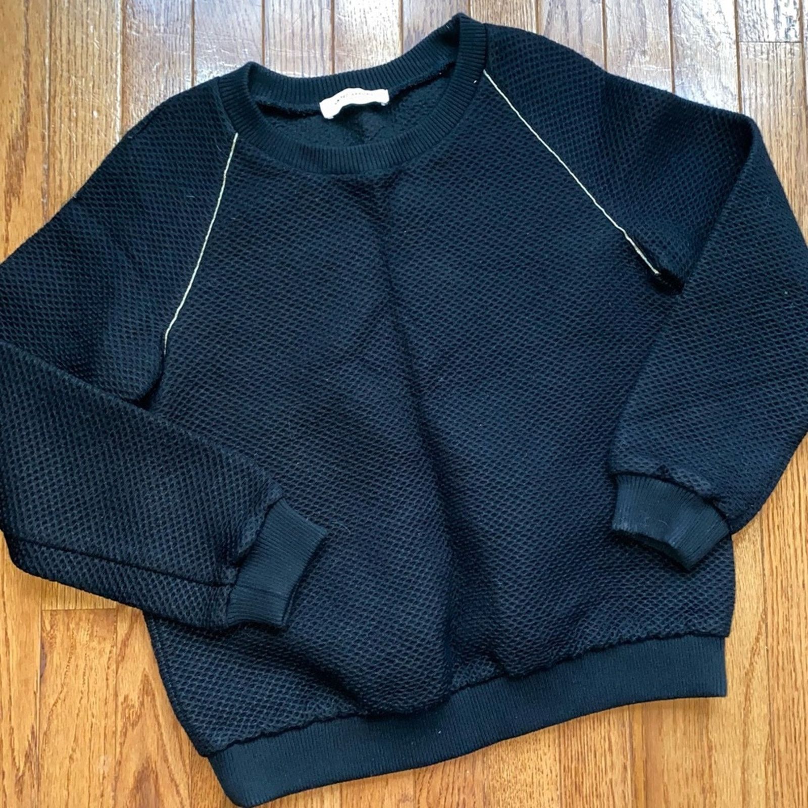 United Arrows UNITED ARROWS Tokyo $189 Textured Black Crewneck Gold Trim S Size S / US 4 / IT 40 - 2 Thumbnail