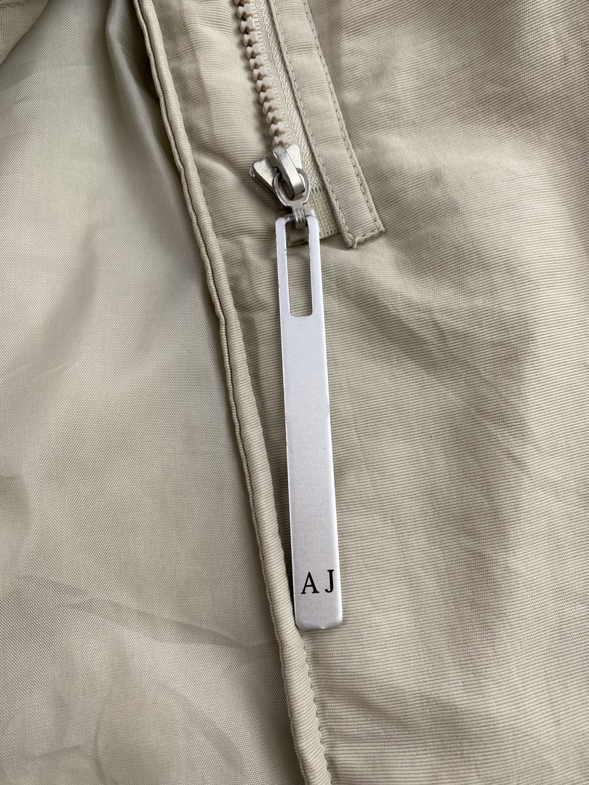 Emporio Armani 1990’s Armani Metallic Closures Quilted Beige Long Coat Size US L / EU 52-54 / 3 - 14 Thumbnail