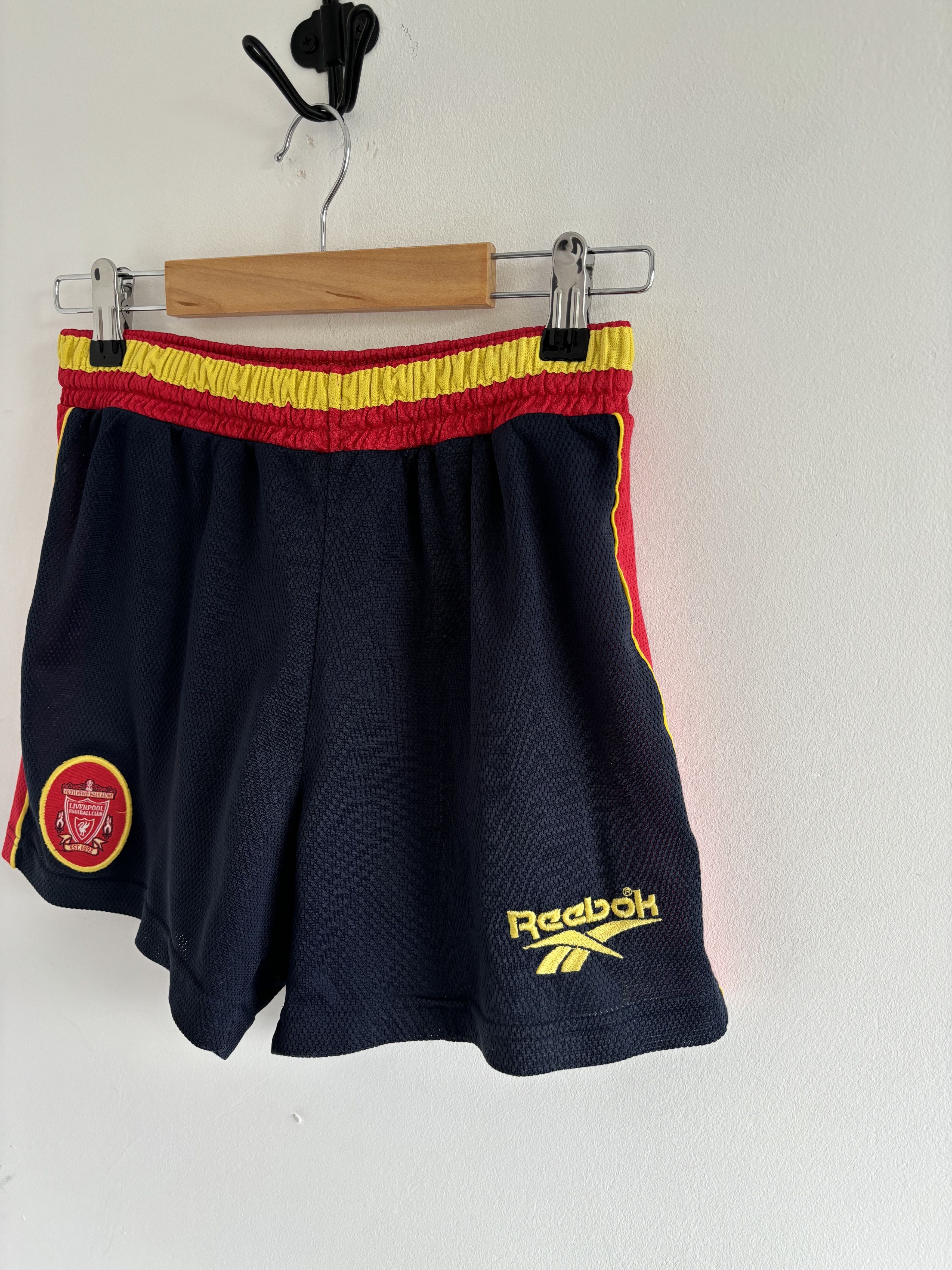Reebok Liverpool Reebok 1997/99 Team Soccer Shorts Size US 28 / EU 44 - 2 Thumbnail