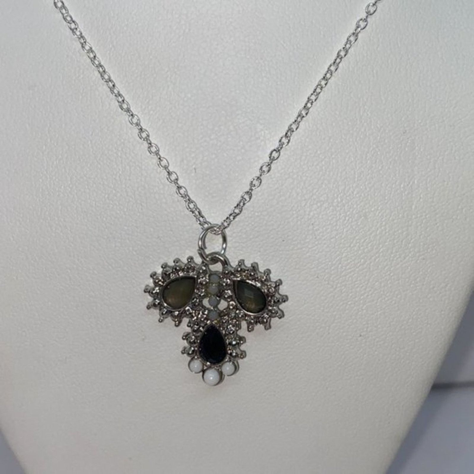 Handmade Silver-Tone Black Rhinestone Pendant Necklace Size ONE SIZE - 3 Thumbnail