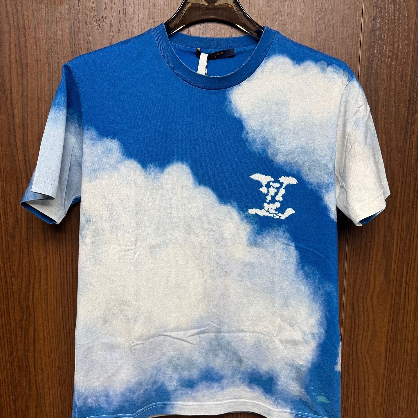 Louis Vuitton Louis Vuitton Heaven on Earth Cloud T-Shirt Size M Size US M / EU 48-50 / 2 - 1 Thumbnail